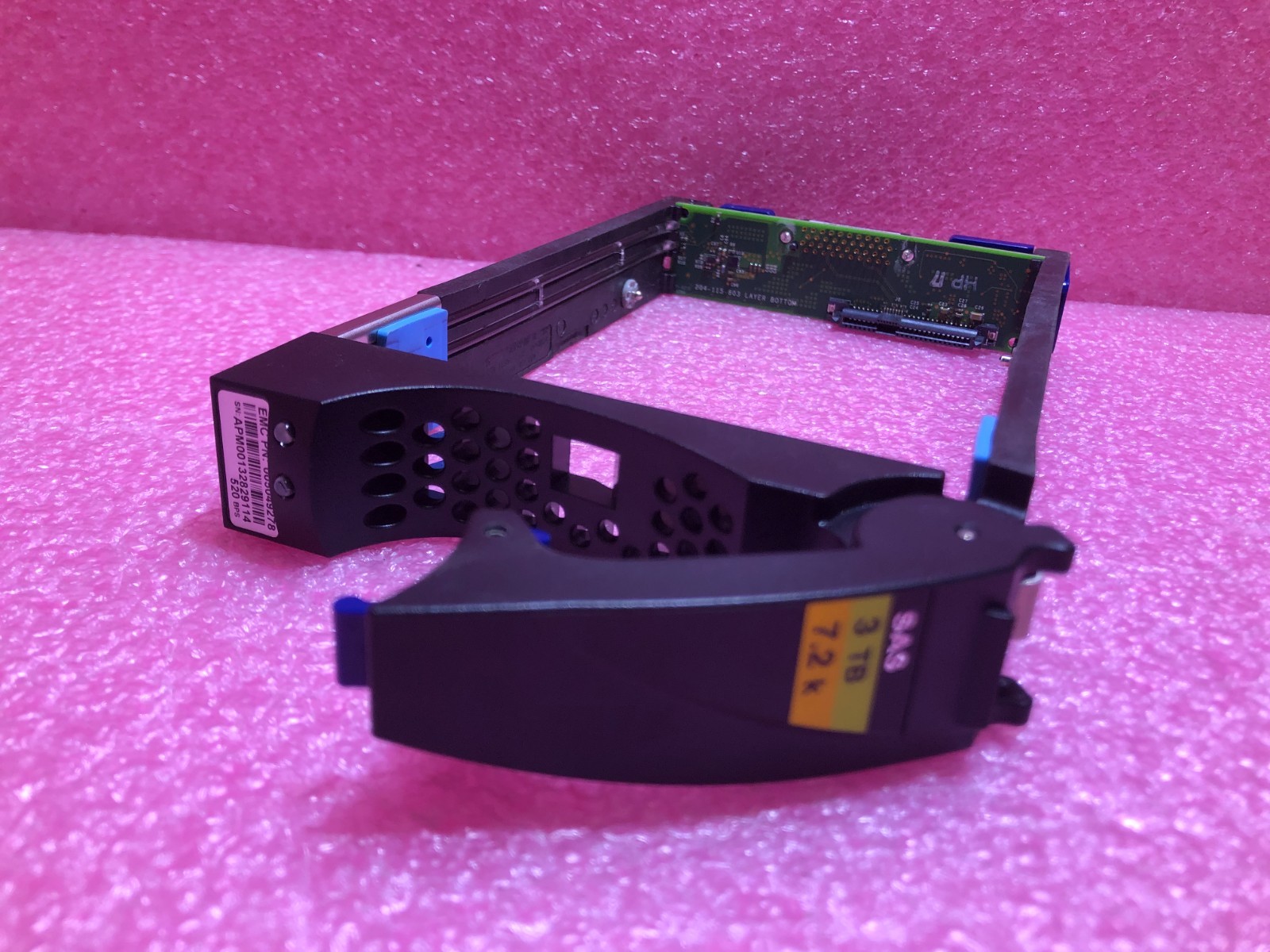 Strong-IT EMC  005049278-TRAY  3TB SAS 3.5" 7.2K 6GBPS HDD TRAY *No HDD*
