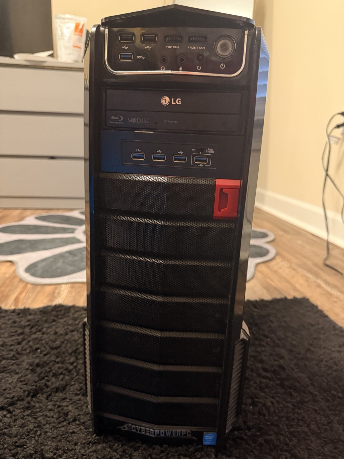 Budget Gaming PC – i7 /GTX 970/ 16GB RAM / 2.7TB. Dell monitor include If Wanted