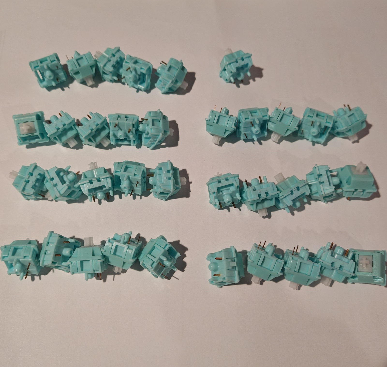 Glorious Gaming Lynx MX Unlubed Linear Switches. Used, 36 Count.