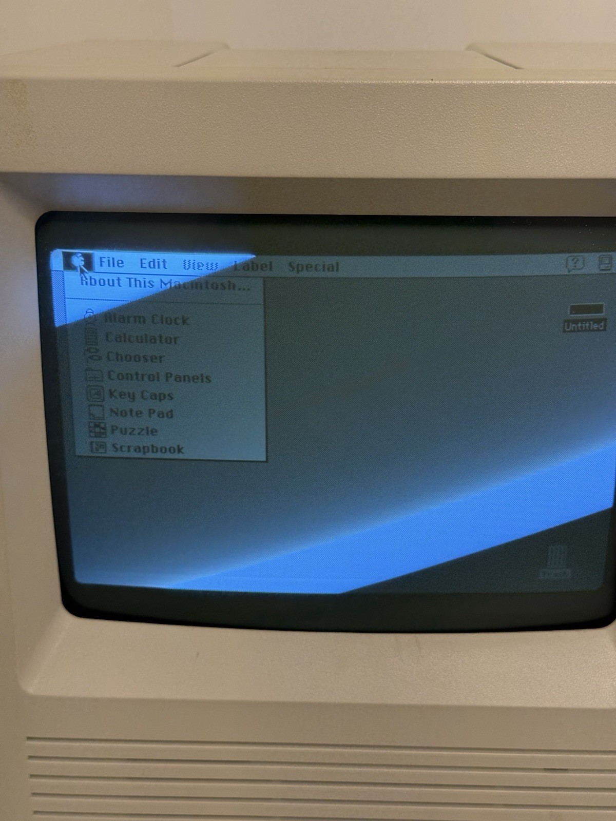 READ - Vintage Apple Macintosh SE/30 - Boots