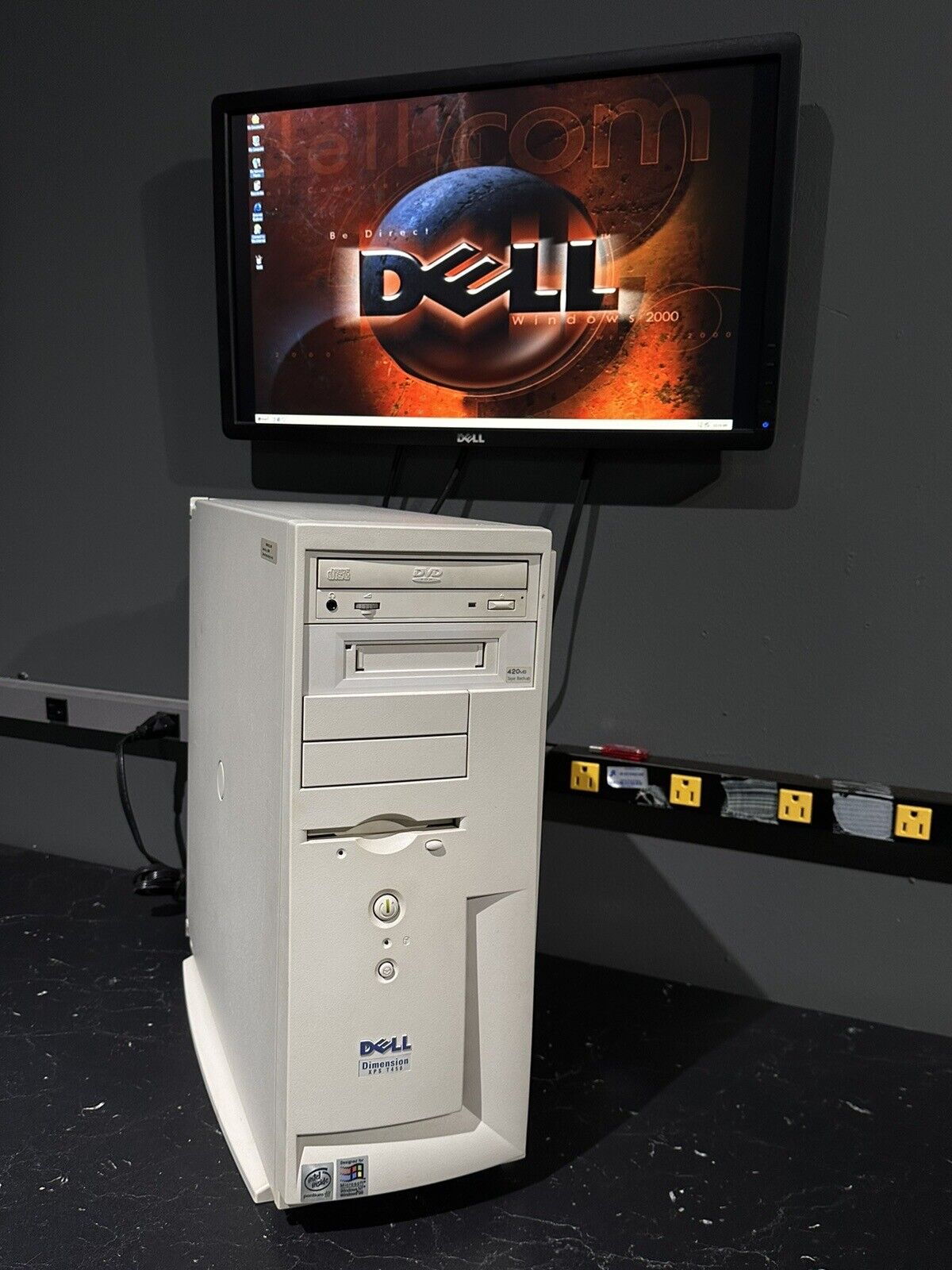 Dell Dimension XPS T450 Voodoo 3 Intel Pentium III 450 MHz 640MB RAM 80GB W2K