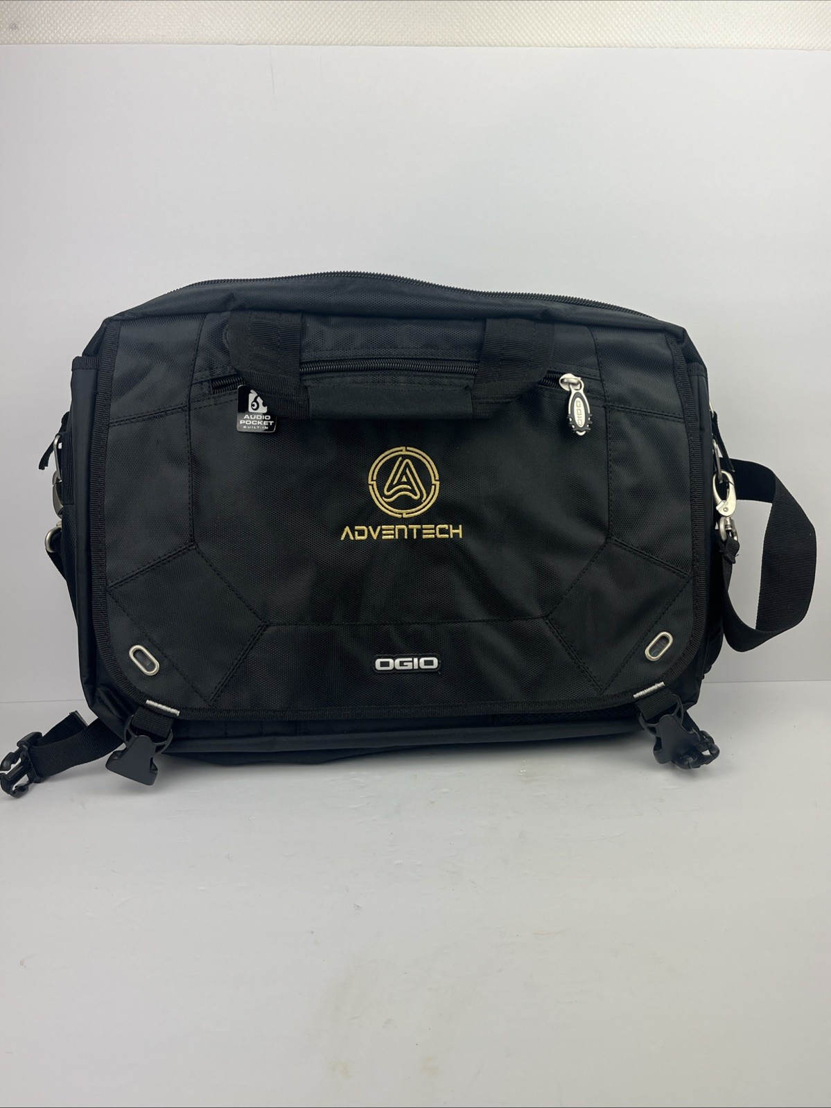 Ogio City Corp Classification 03507 Messenger Laptop Bag Travel Black