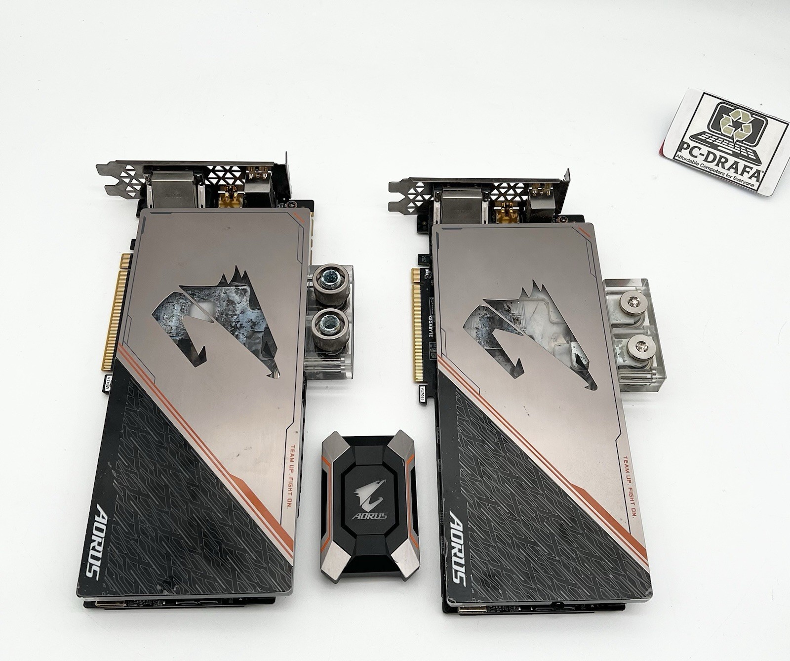 Lot of 2 AORUS GeForce GTX 1080 Ti 11GB WATERFORCE WB GPU Graphics Cards,read