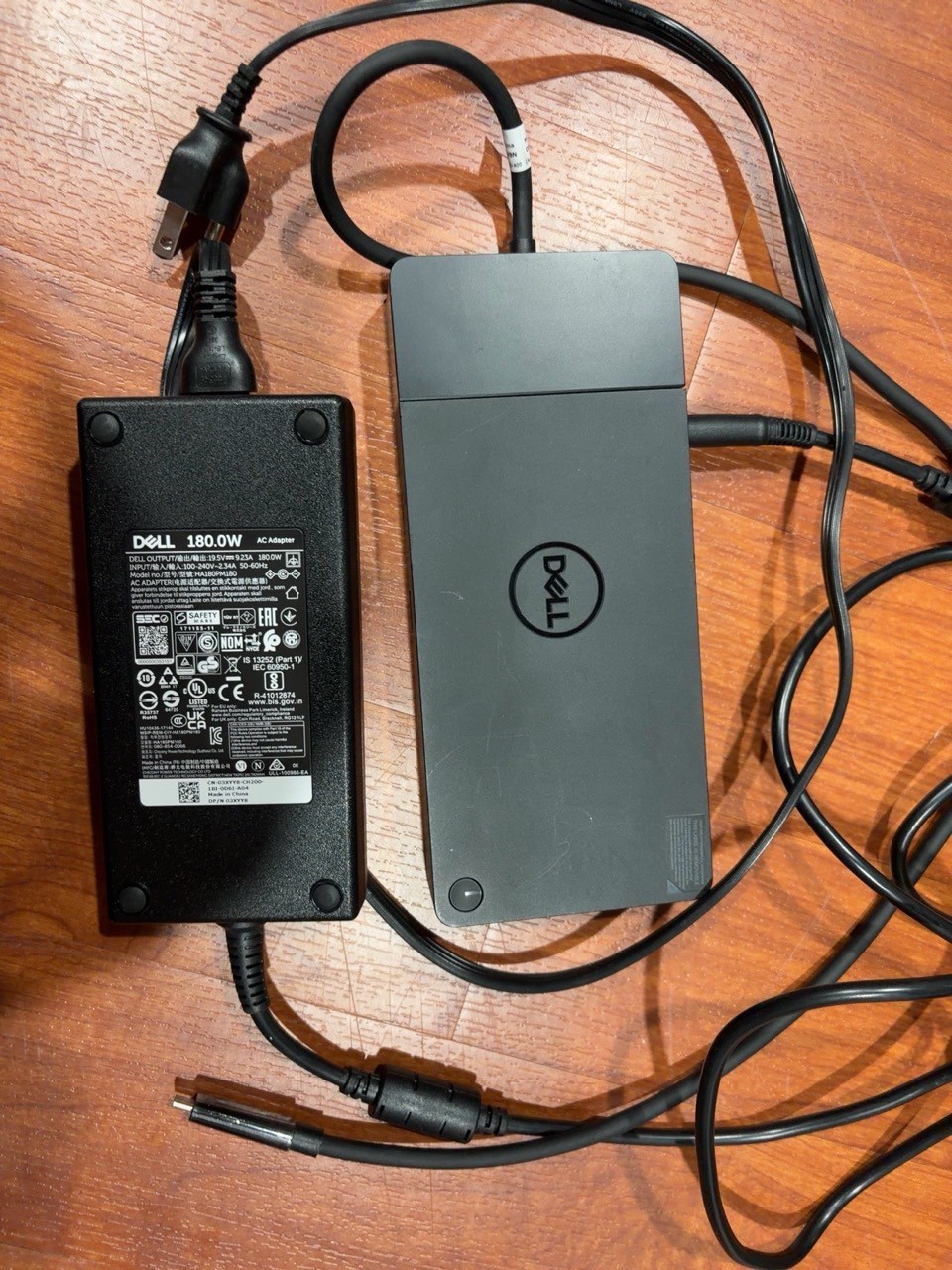 Dell WD19TBS Thunderbolt 3 Docking Station w/ Dell 180W AC Adapter