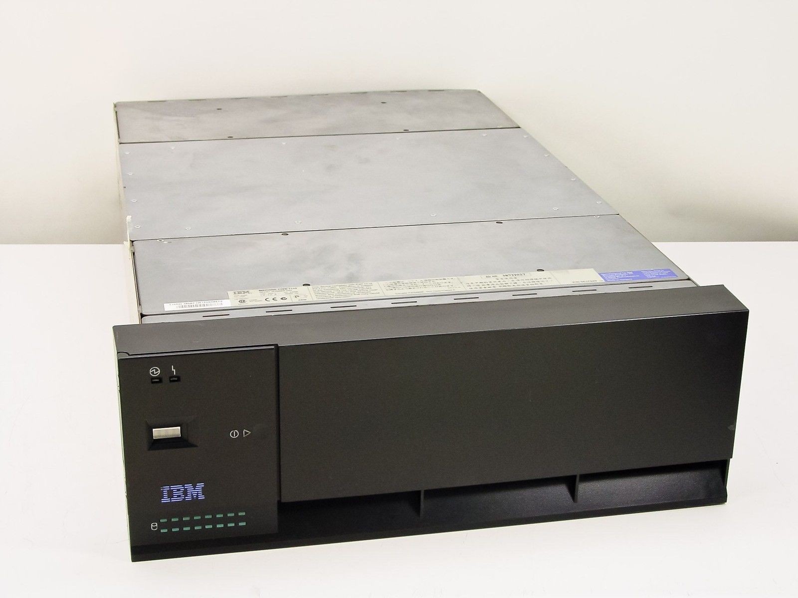 IBM 7133-D40 05J7949 SSA Disk Storage Cabinet 16-Bay 100-240V For Parts