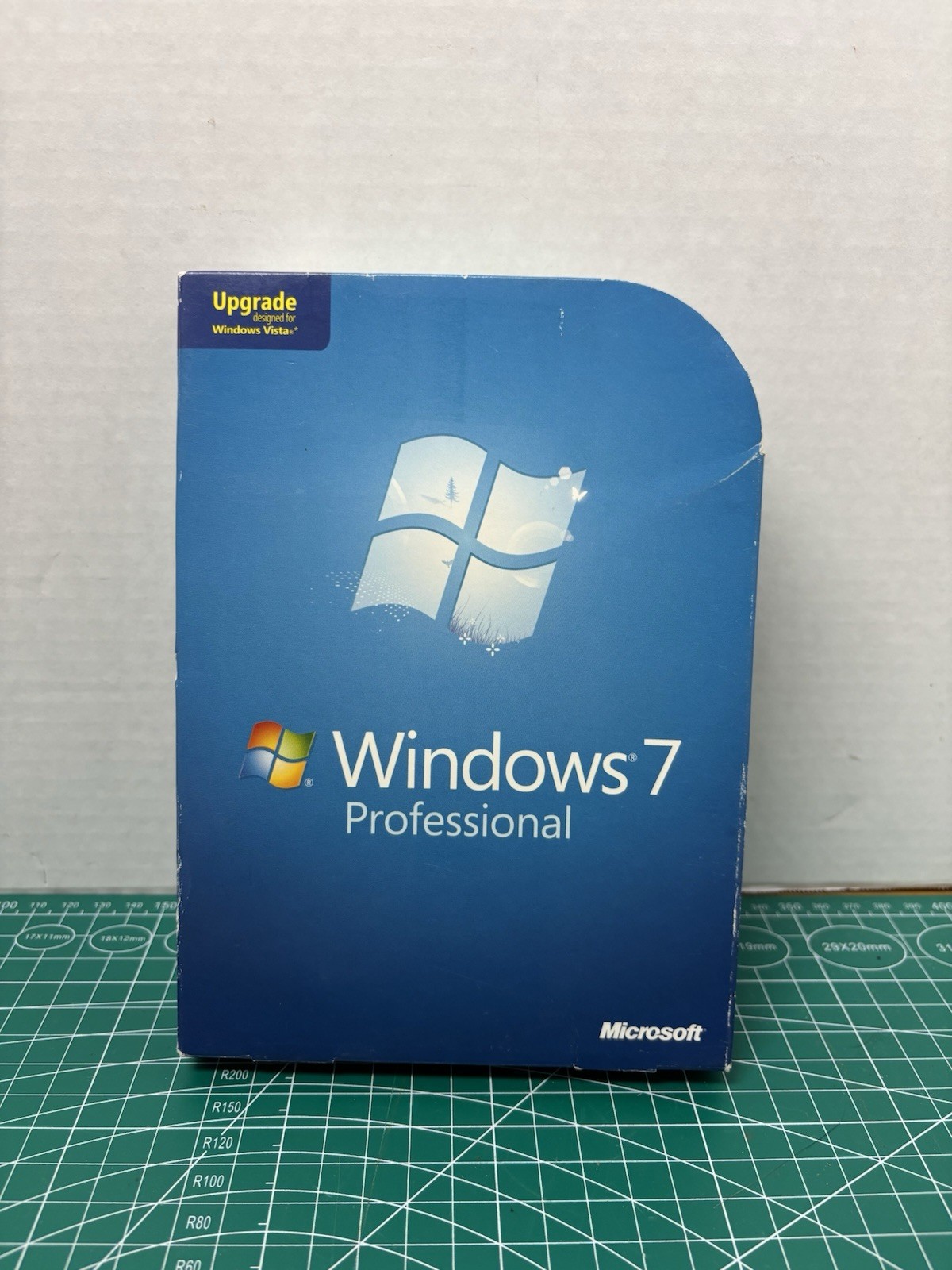 Microsoft Windows 7 Professional Upgrade 32/64 Bit DVD Retail Box Vista With Key