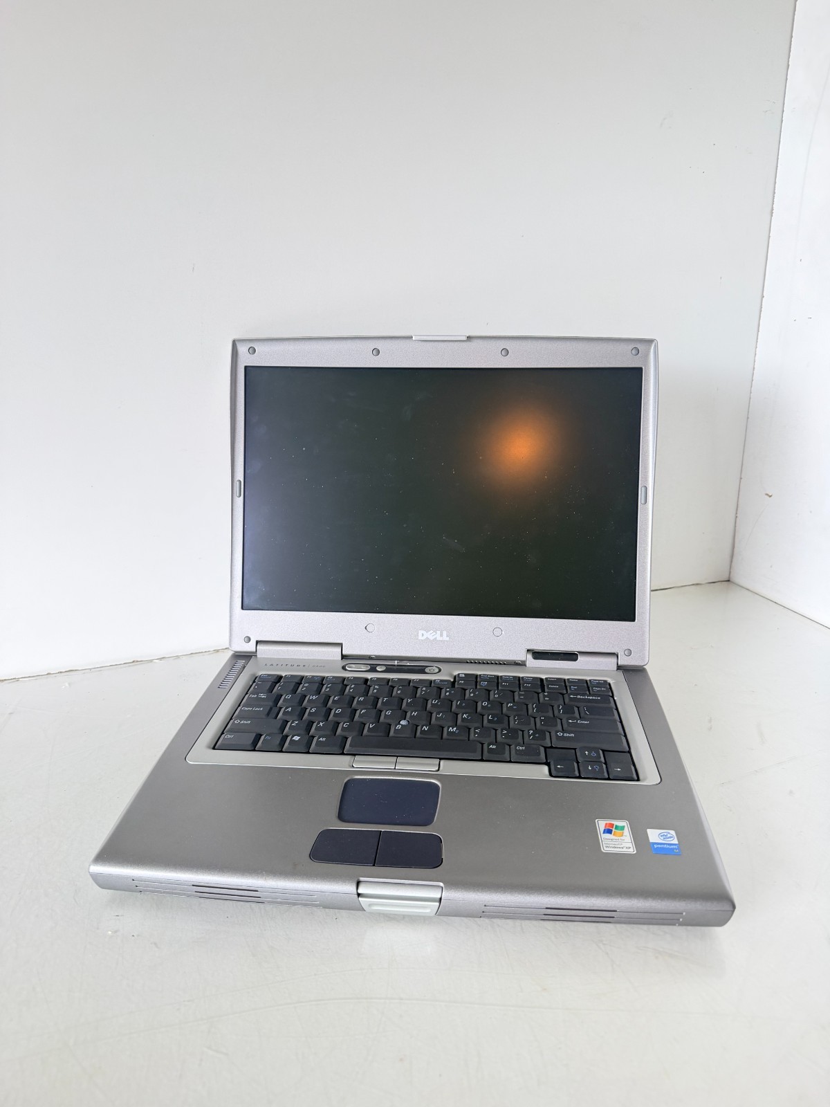 Dell Latitude D800 Vintage Laptop Pentium M  UNTESTED PARTS OR REPAIR (45)