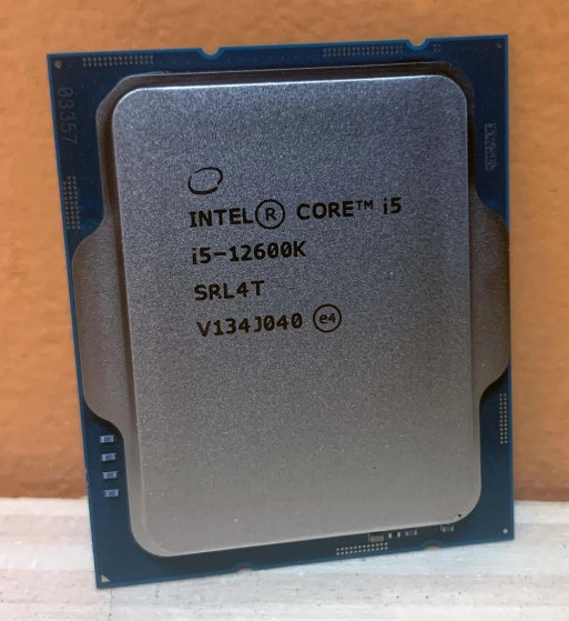 Intel Core i5 12600K 4.9 GHz 10-Core / 16-Thread 20MB LGA1700 Processor CPU