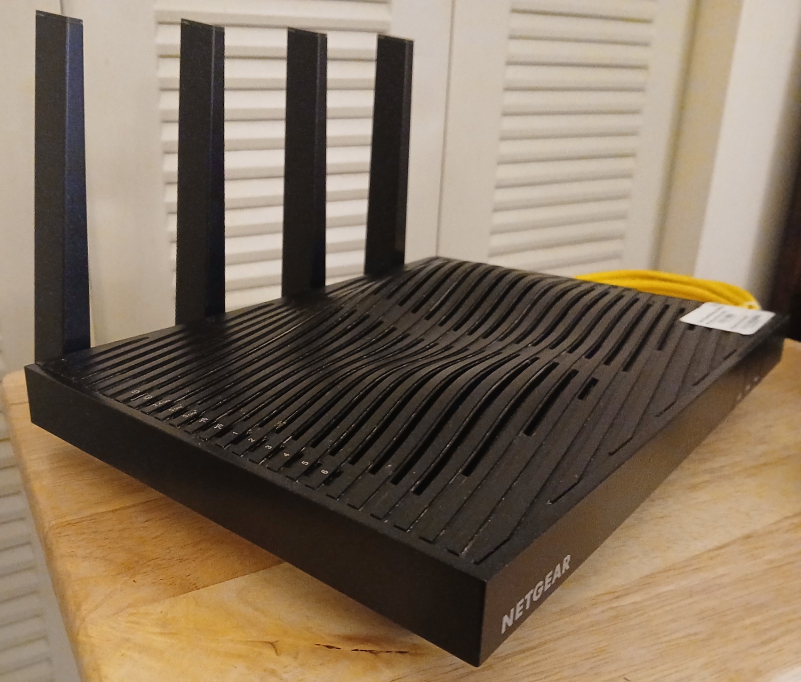NETGEAR Nighthawk X8 R8500 AC5300 Tri-Band WiFi Router, Black.