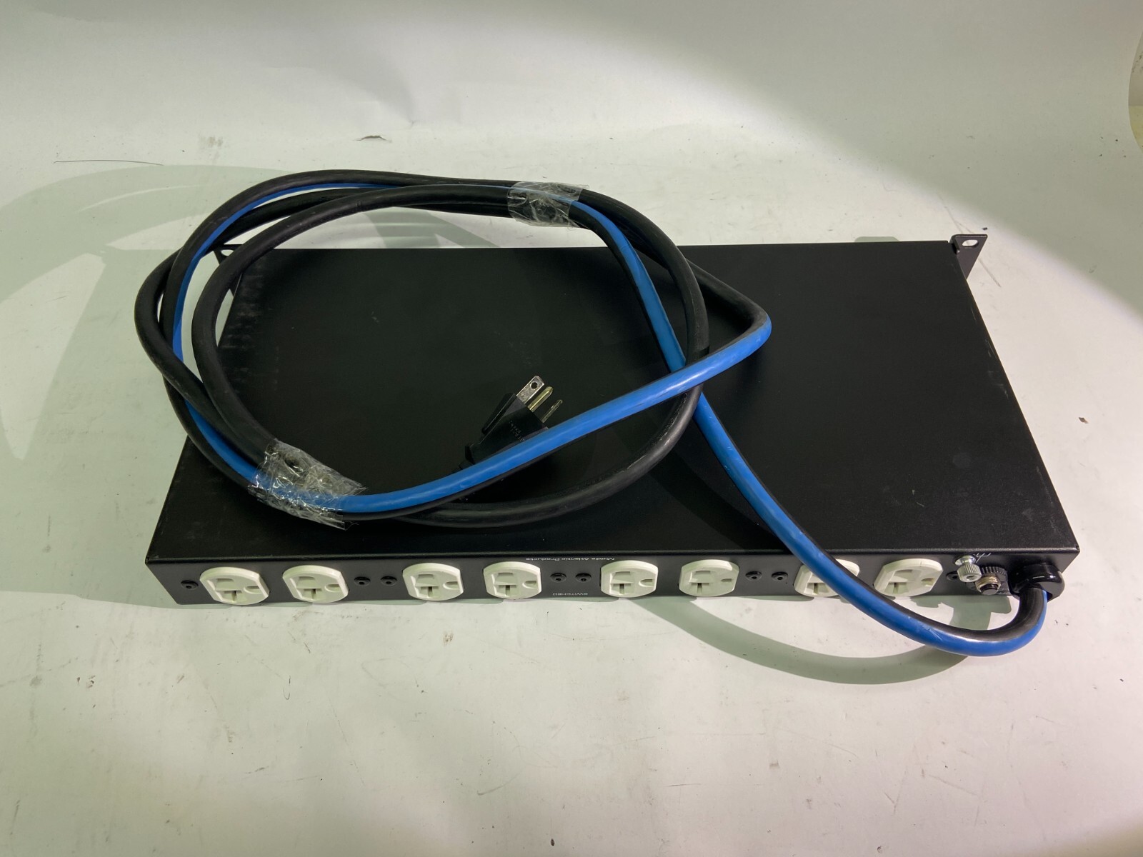Middle Atlantic Products Rackmount Power Center Surge Protector PD-920R-NS