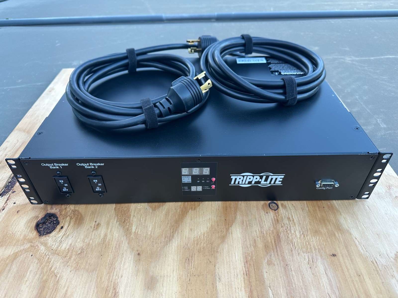 Eaton Tripp Lite ATS PDU 208V 24A 5.8kW Single-Phase Metered L6-30 