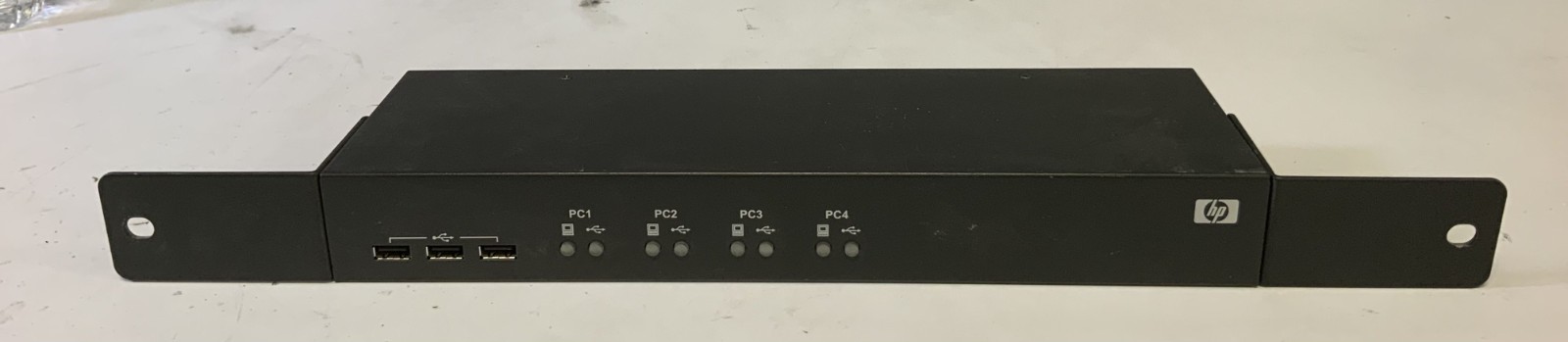 HP AF611A 1x4 USB/PS2 KVM Switch (438612-001), Black "L4C"