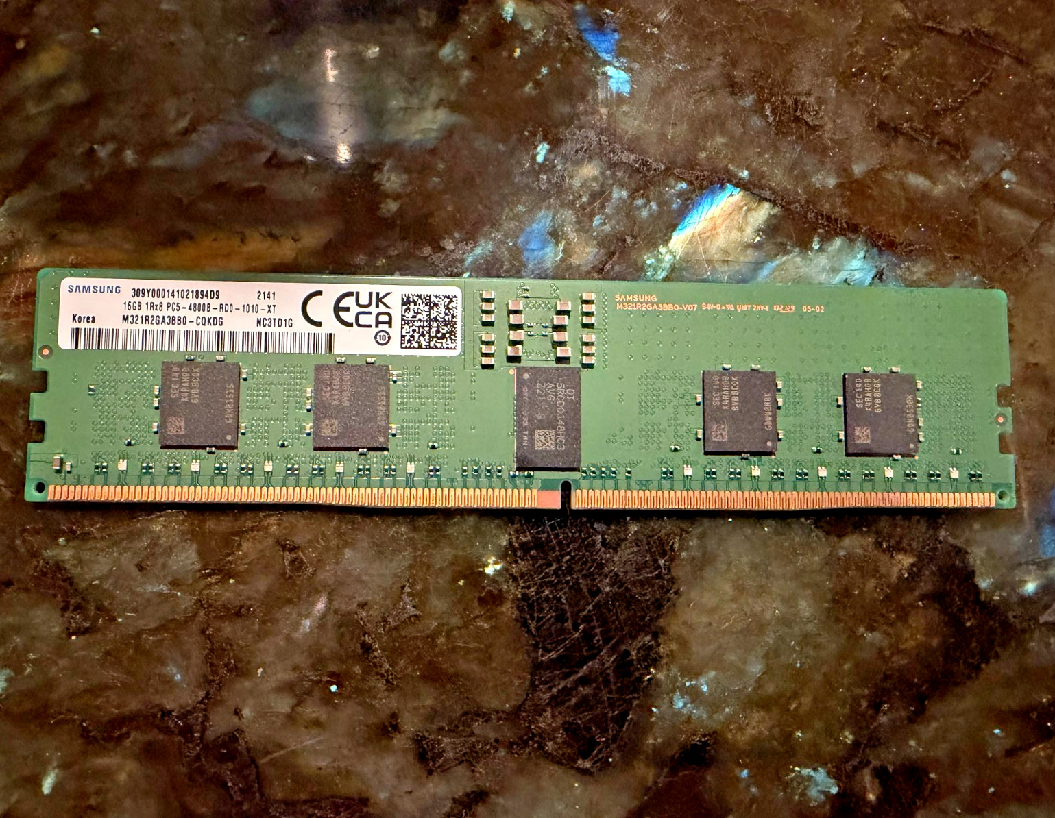 Samsung 16GB DDR5 EC8 RDIMM M321R2GA3BB0-CQKDG Server Memory RAM