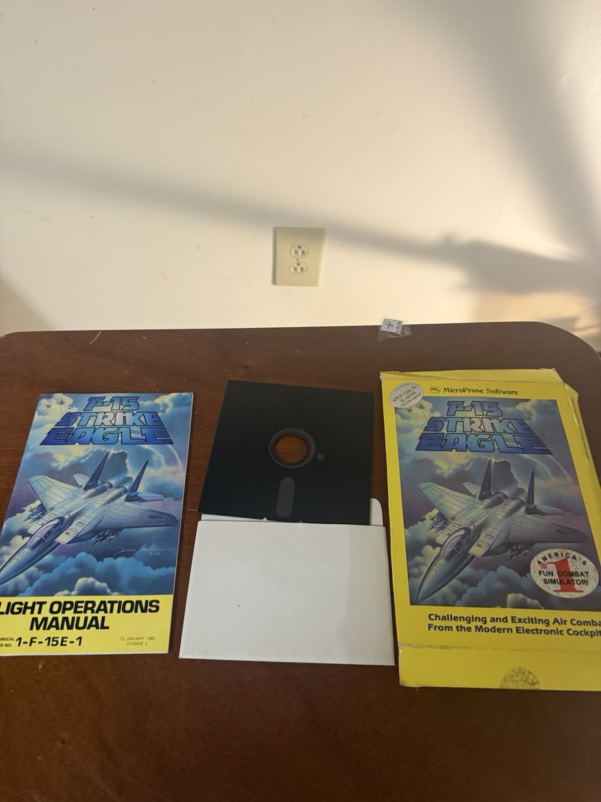 MicroProse F-15 Strike Eagle Apple IIe IIc 5.25" Disk CIB Manual Box Vintage
