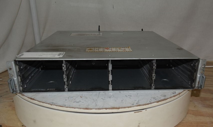 EMC EPE VNXE 3150 12-Bay Storage Array w/Controller 900-541-015 SEE NOTES