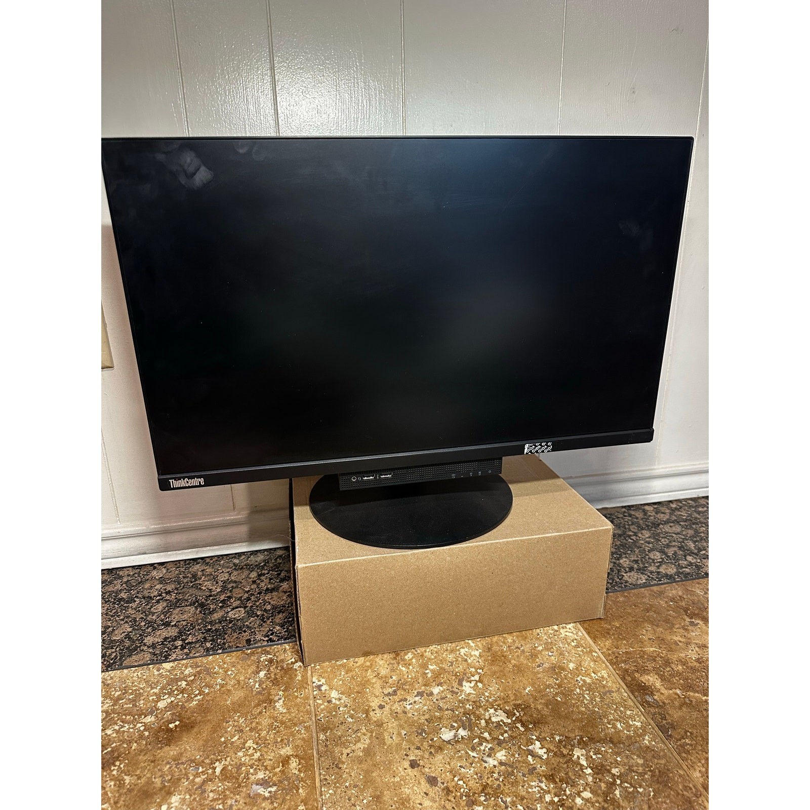 Lenovo ThinkCentre TIO24D 24 inch Monitor For Productivity Gaming Stand Charger