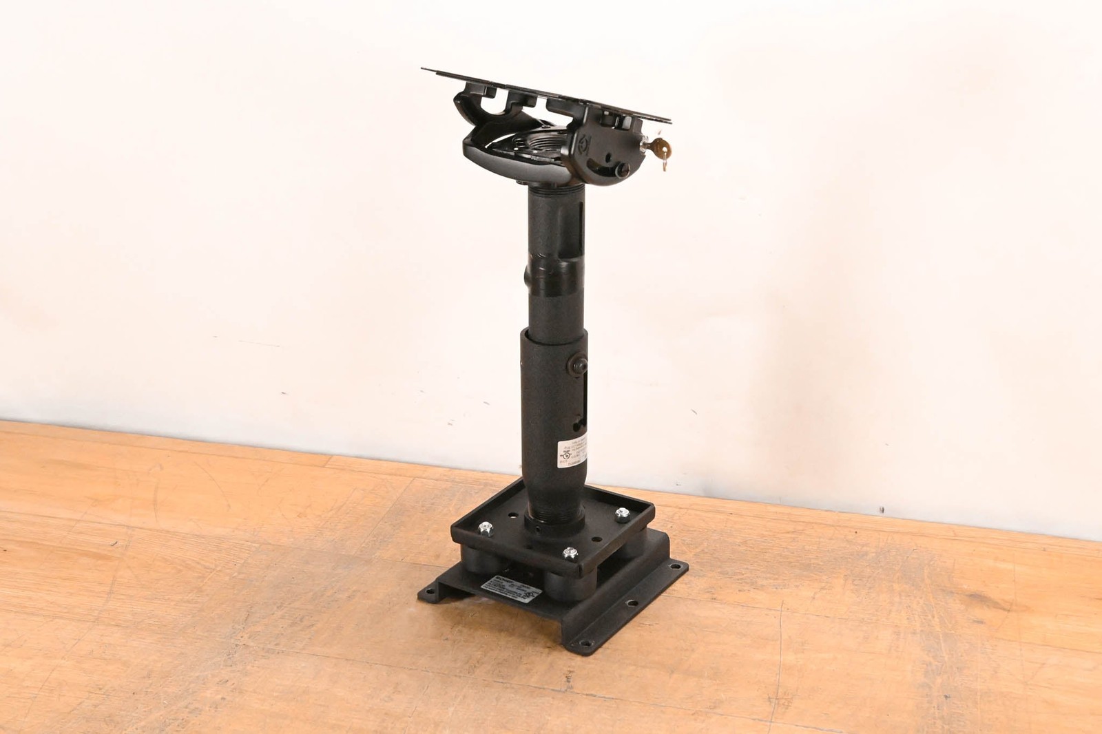 Chief RPMA000 Projector Mount System w/ CMS009012 Column & CMA345 Plate CG01W8V