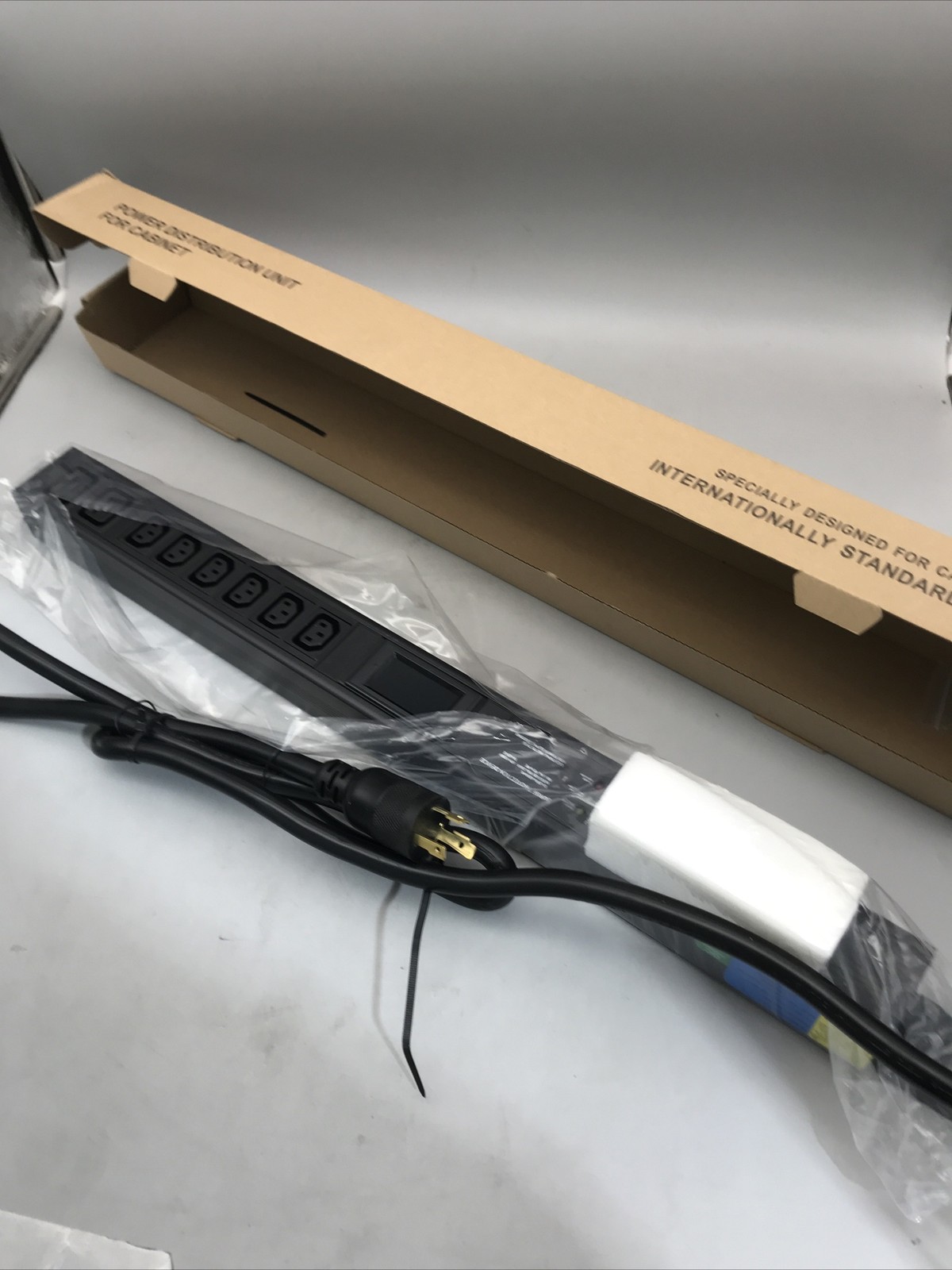 Metered Breaker Surge Protection 30A - 240v 6 (C13) 2 (C19) With LCD Screen PDU