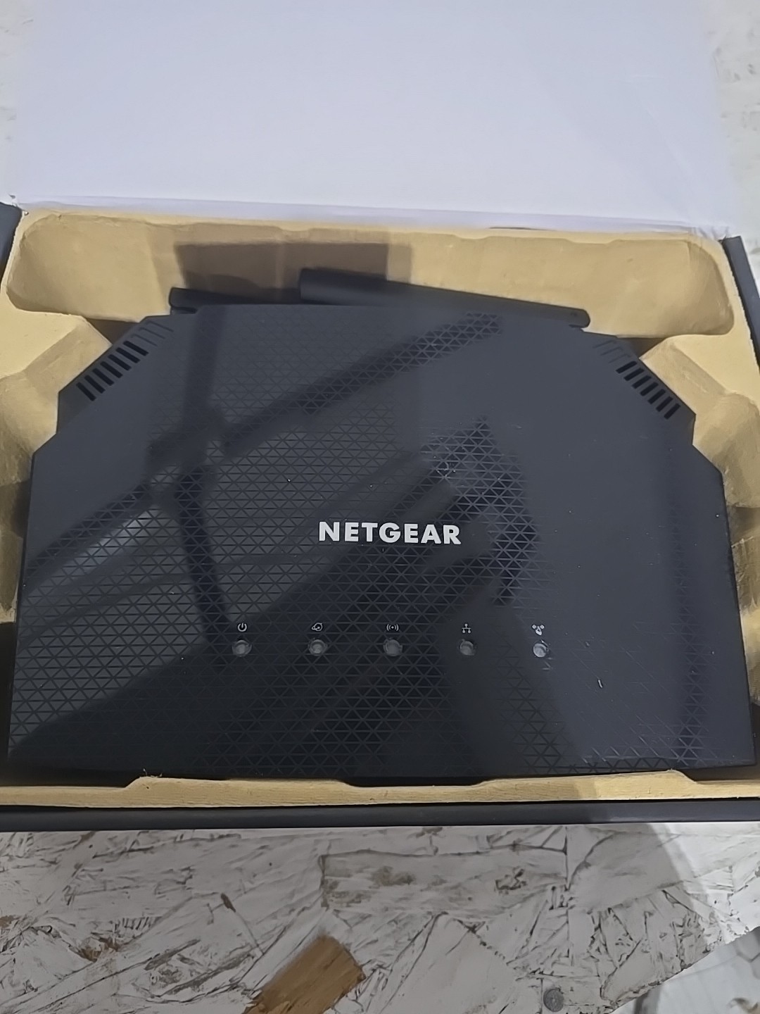 Netgear RAX10-100NAS RAX10 AX1800 Wi-Fi 6 Router