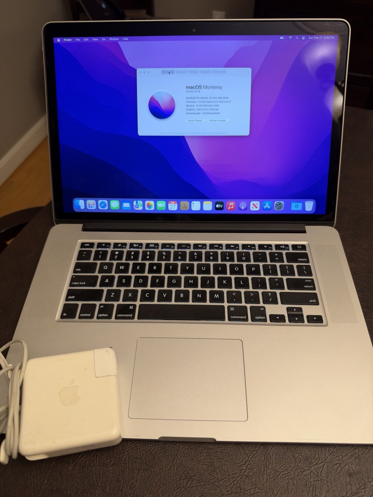 Apple MacBook Pro 15" 2015 2.2 i7 16GB 512GB Iris Pro Silver Monterey