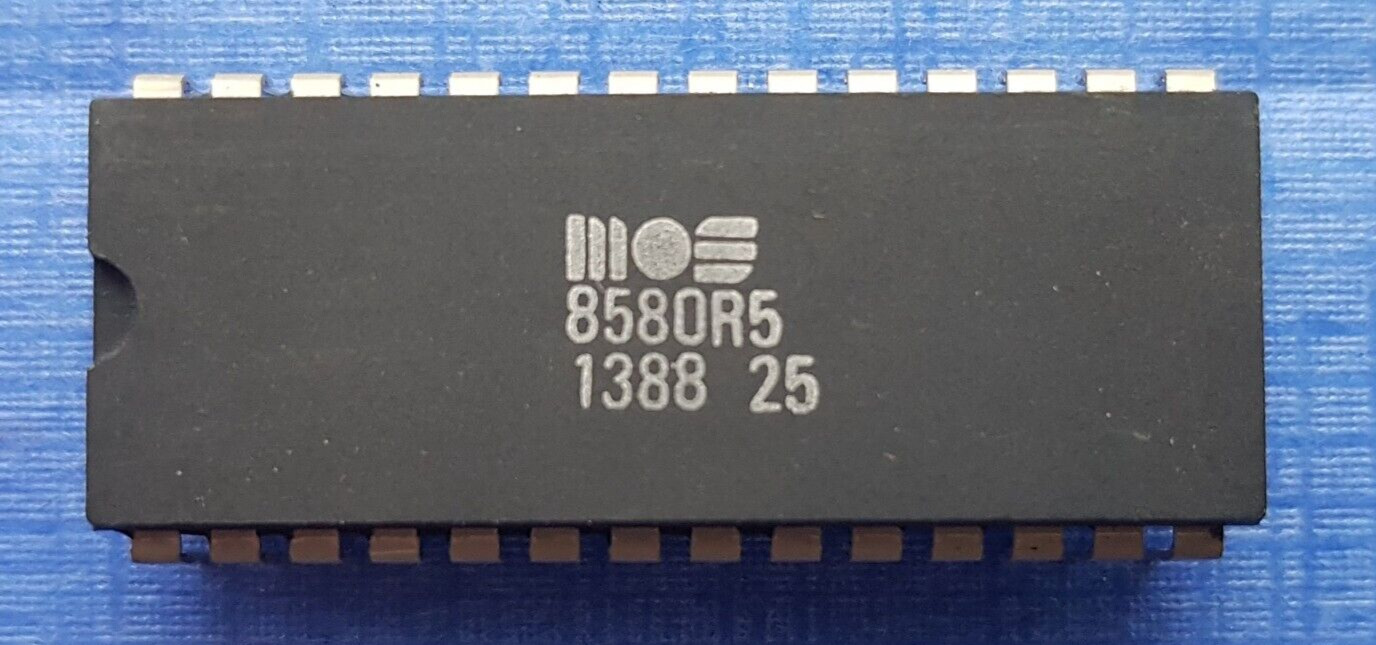 MOS 8580R5 | MOS 8580 R5 SID Sound Chip for Commodore 64 Genuine part in ESD box