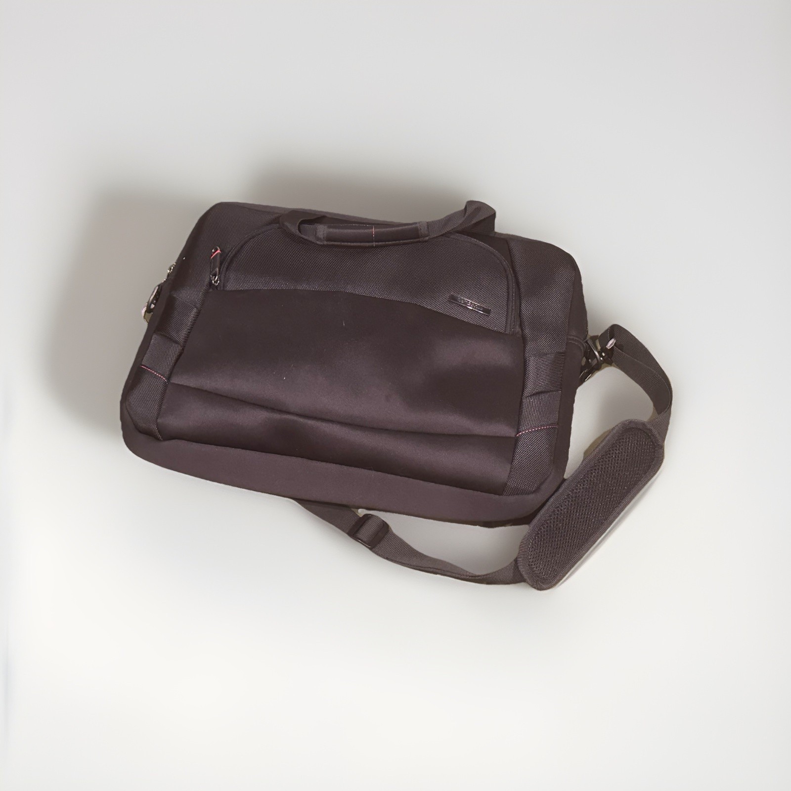 Samsonite GuardIT Laptop Briefcase Black w/ Red Stitching Shoulder Strap 15.6”