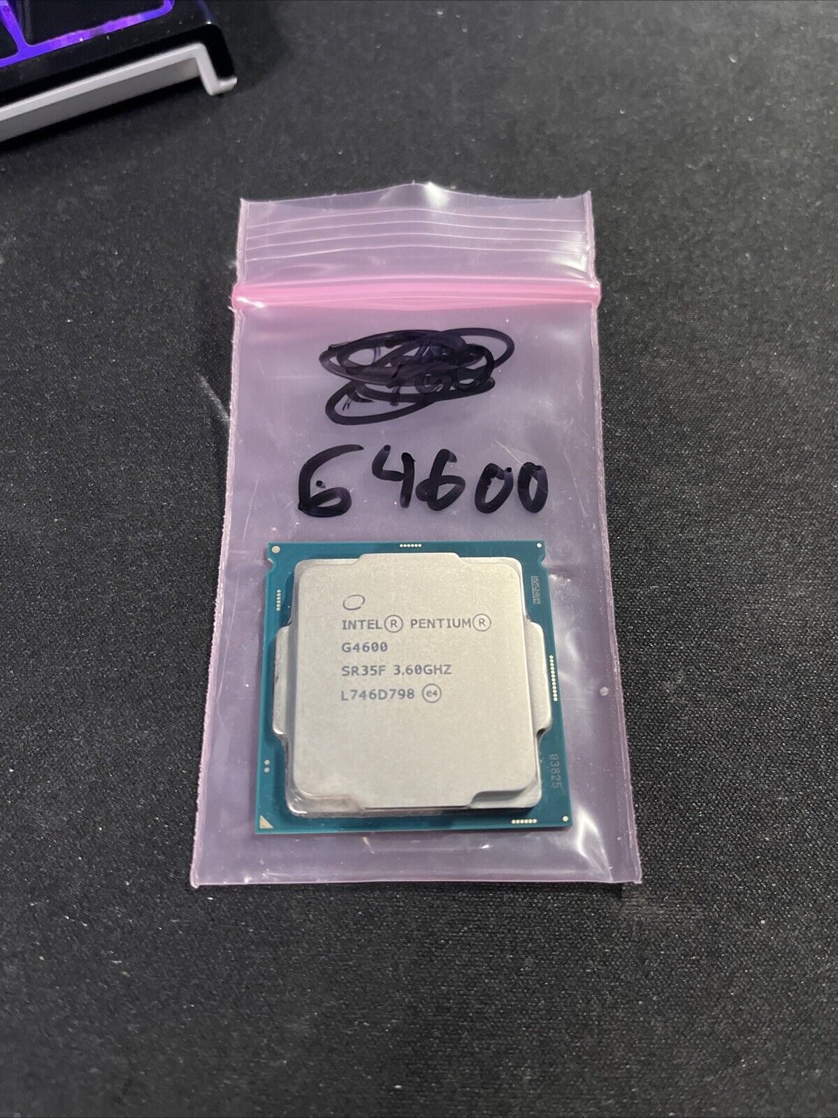 Intel Pentium G4600 - 3.6 GHz Dual-Core (BX80677G4600) Processor