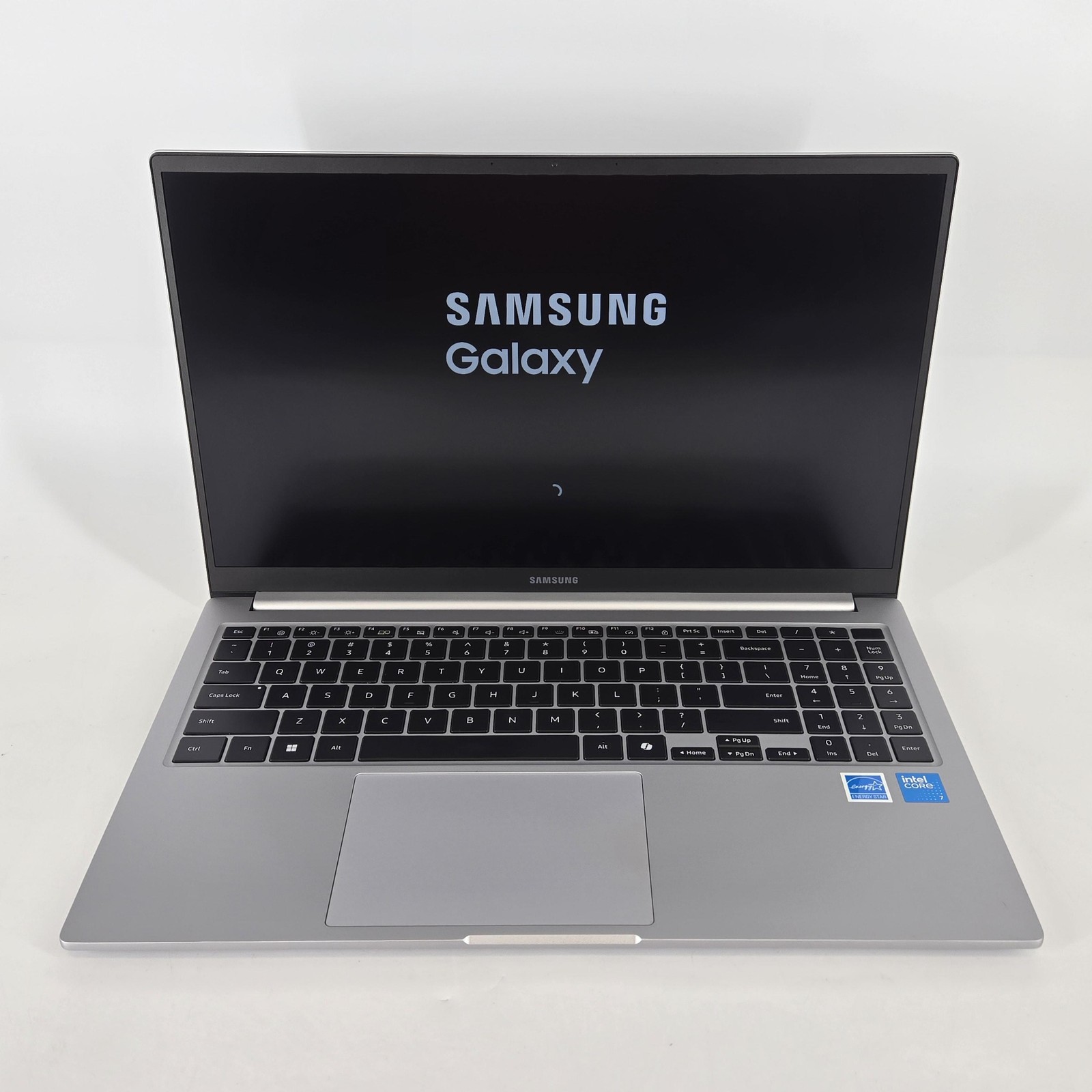 Samsung Galaxy Book4 15.6 Silver FHD 1.8GHz Core 7 150U 16GB 512GB SSD Excellent