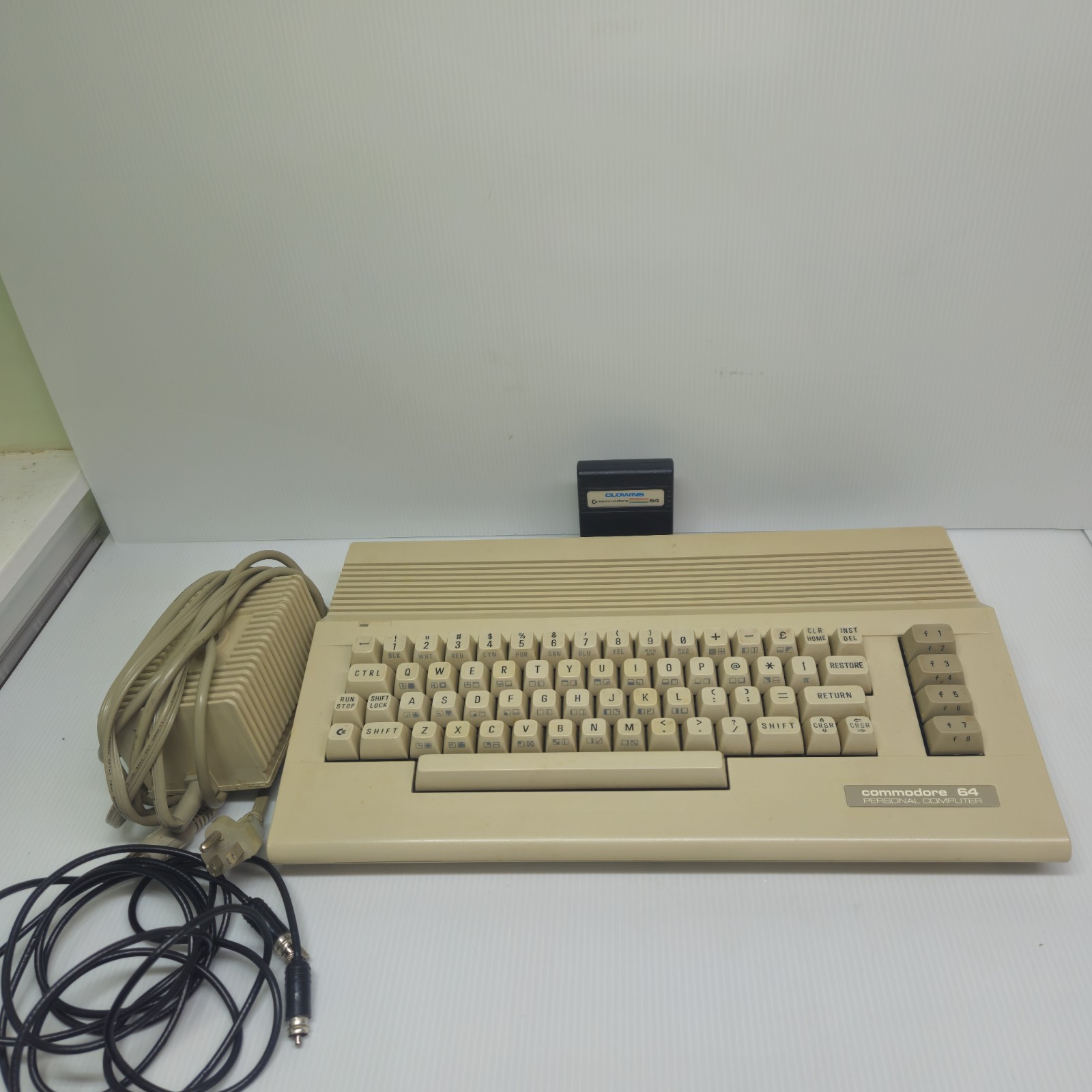 Vintage 1989 Commodore 64 C64 Tested Working Matching Serial Box C64E Bundle