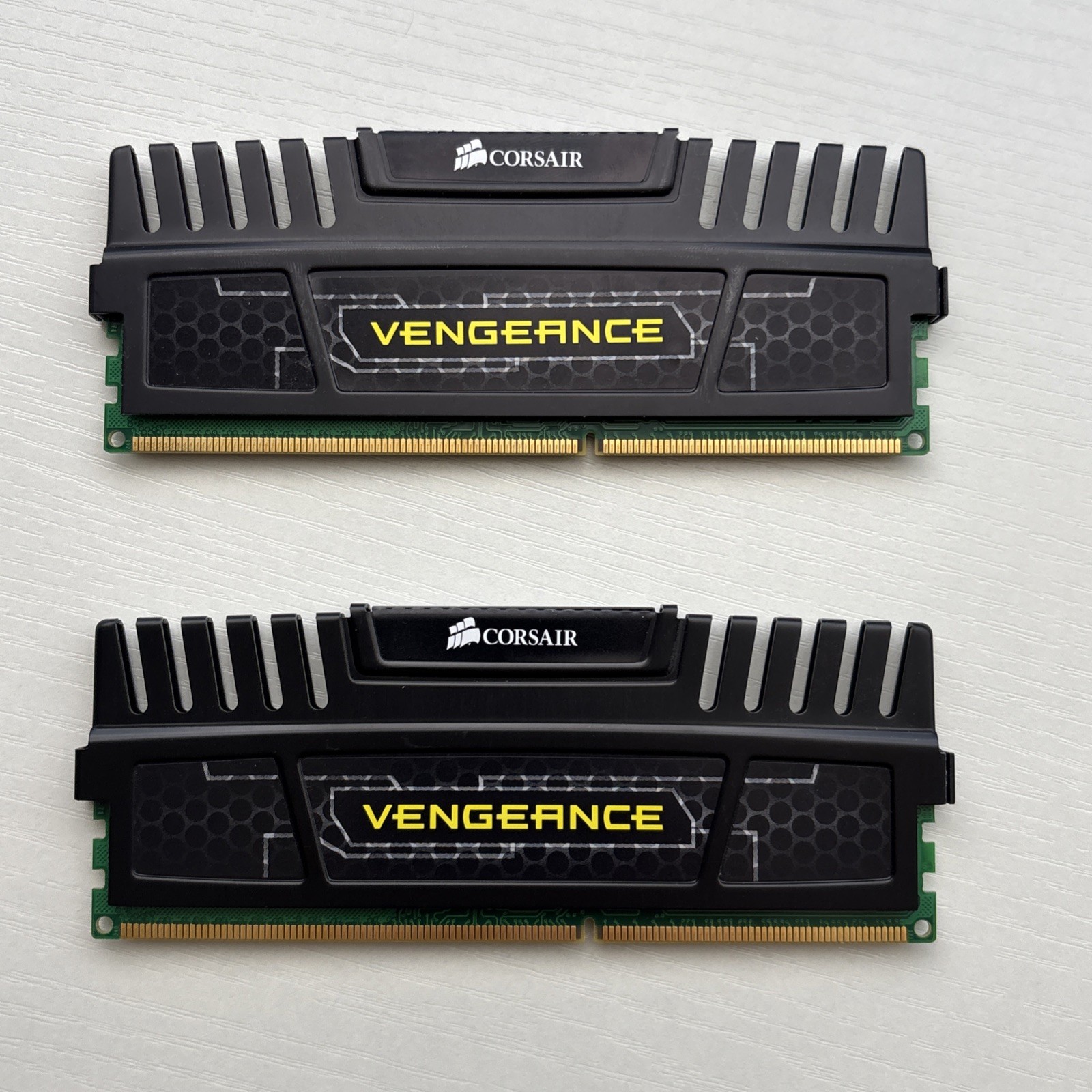 Lot Of 2 Corsair Vengeance DDR3 4GB 1600MHz  (2x2GB) PC Memory RAM