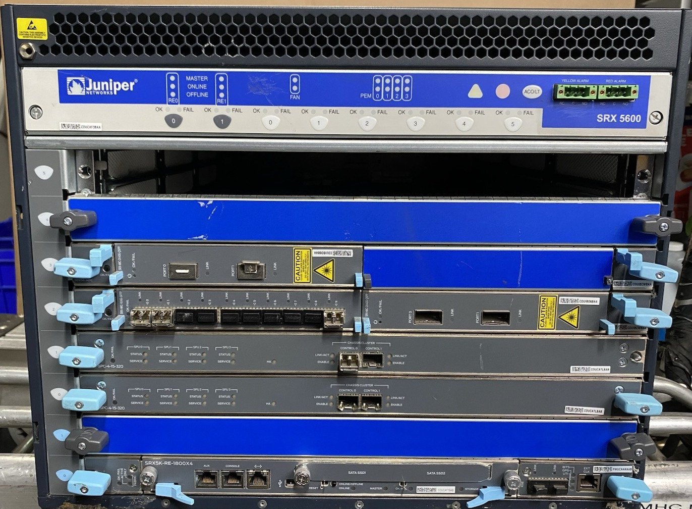 Juniper SRX5600X w/ 4x SRX5600-PWR-2520-AC | 2x SRX5K-MPC, 2x SRX5K-SPC-4-15-320