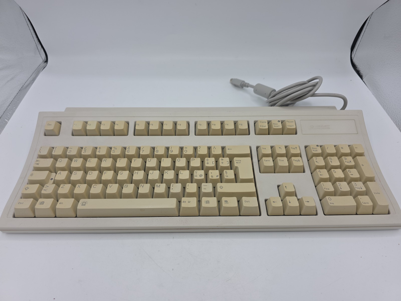 Retro HP Hewlett Packard Keyboard PS/2 C3758-60201 C3758A Clicky White - TESTED