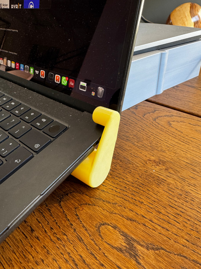 Laptop Risers | Desk Stand for Airflow & Ergonomics – Portable Laptop Feet
