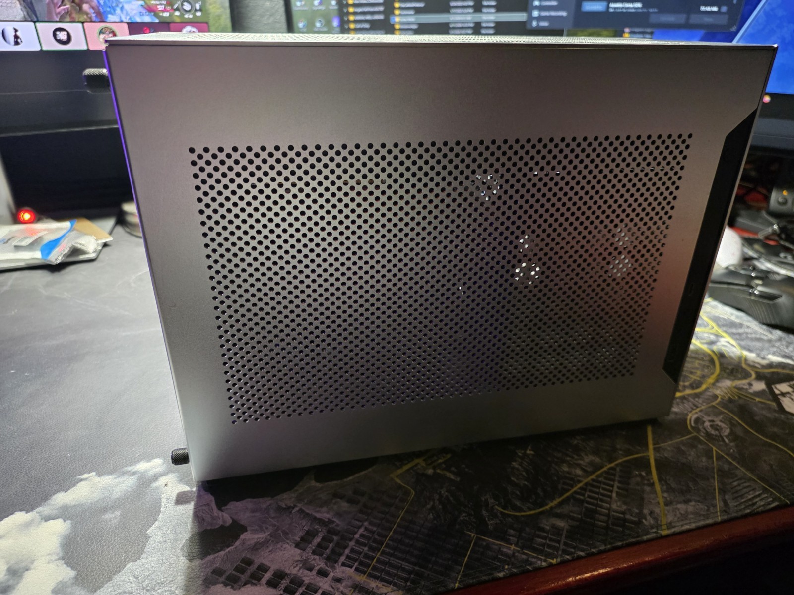 Lian Li A4-H2O Mini-ITX Mini-Tower Computer Case - Silver (G99.A4H2OA4.00)