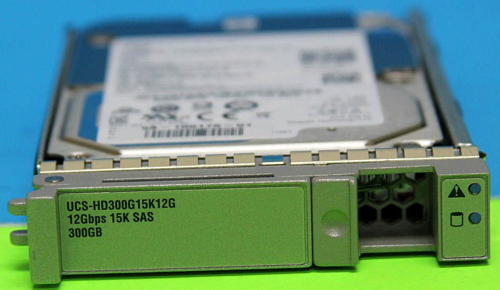 UCS-HD300G15K12G CISCO SEAGATE ST300MP0006 1UT200-175 300GB 12G SAS 15K RPM 2.5