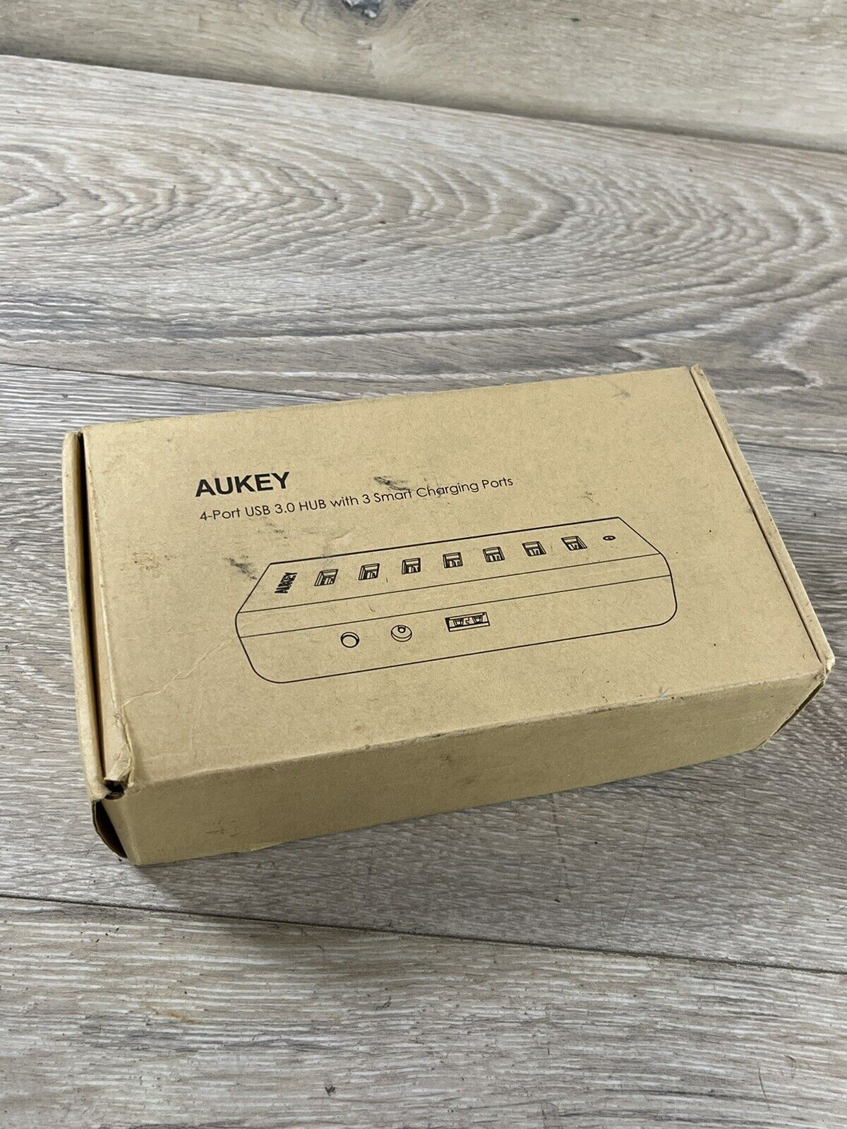 AUKEY CB-H19 Powered USB Hub with 3 Charging Ports and 4 USB 3.0 Data