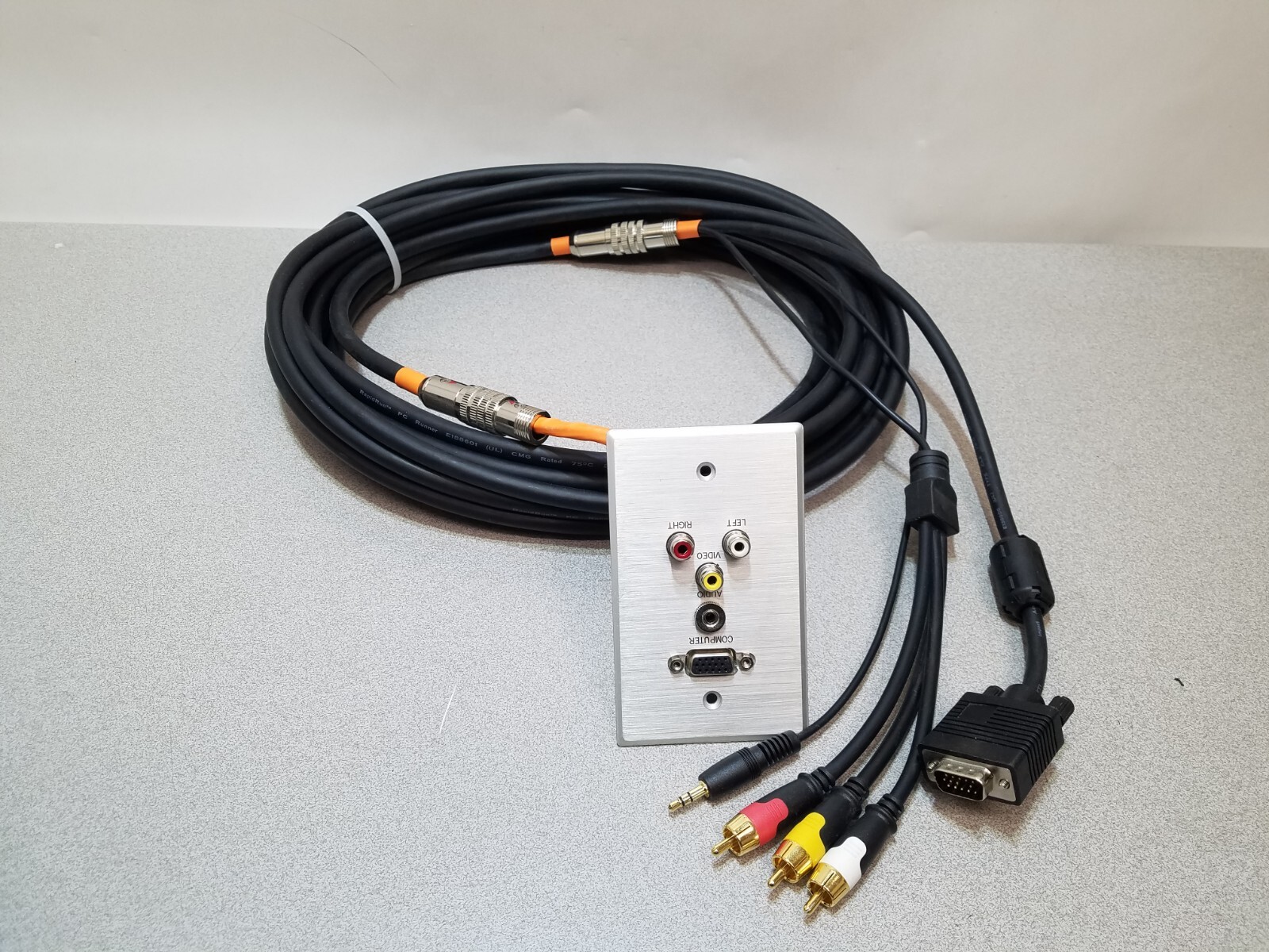 RapidRun 60032 VGA (HD15), 3.5mm, RCA A/V Wall Plate w/ 35' Cable & Flying Lead