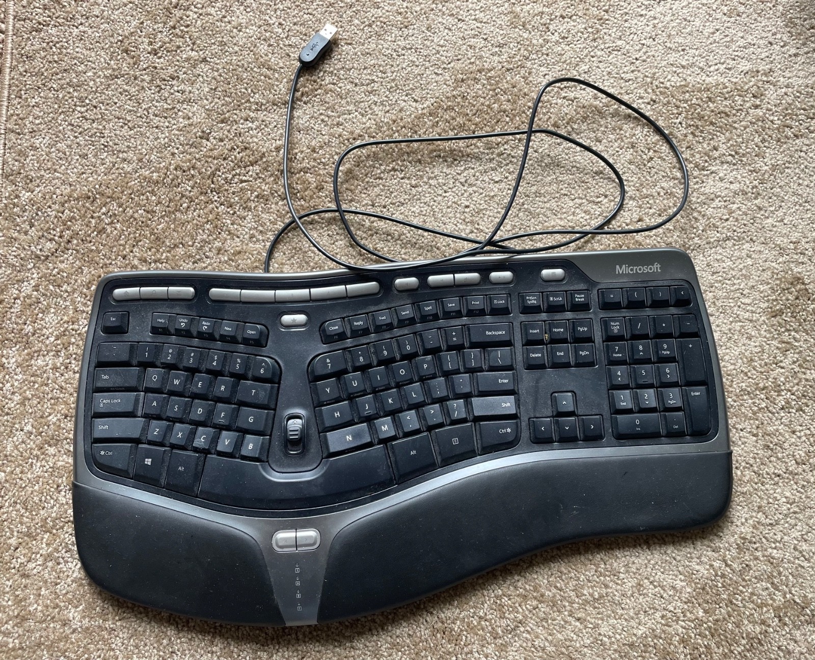 Microsoft Natural Ergonomic Keyboard 4000 v1.0 Model 1048 Wired USB Ergonomic