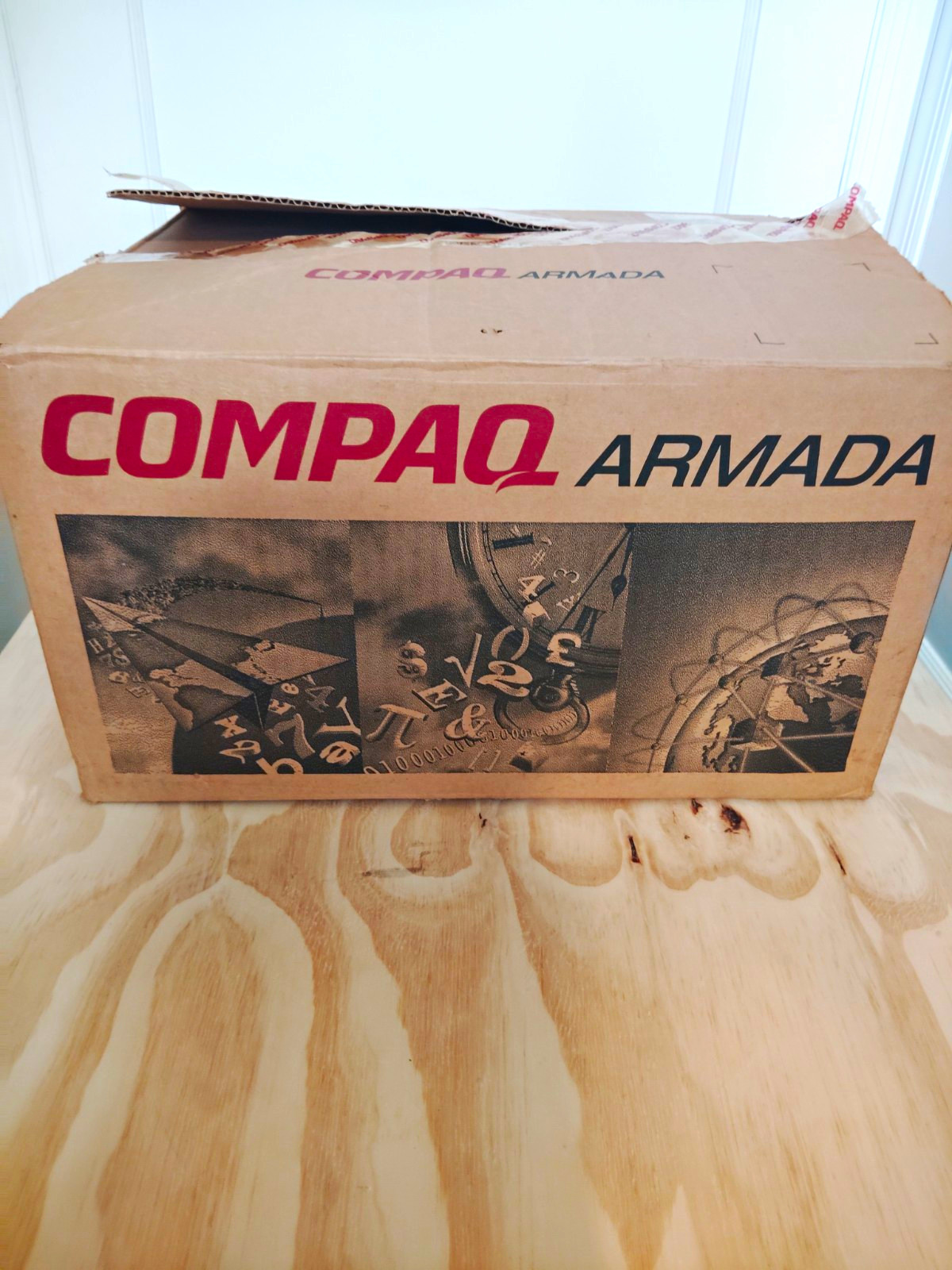 Compaq Armada E700 14" Pentium III 700MHz 128MB 20GB HDD Charger Box