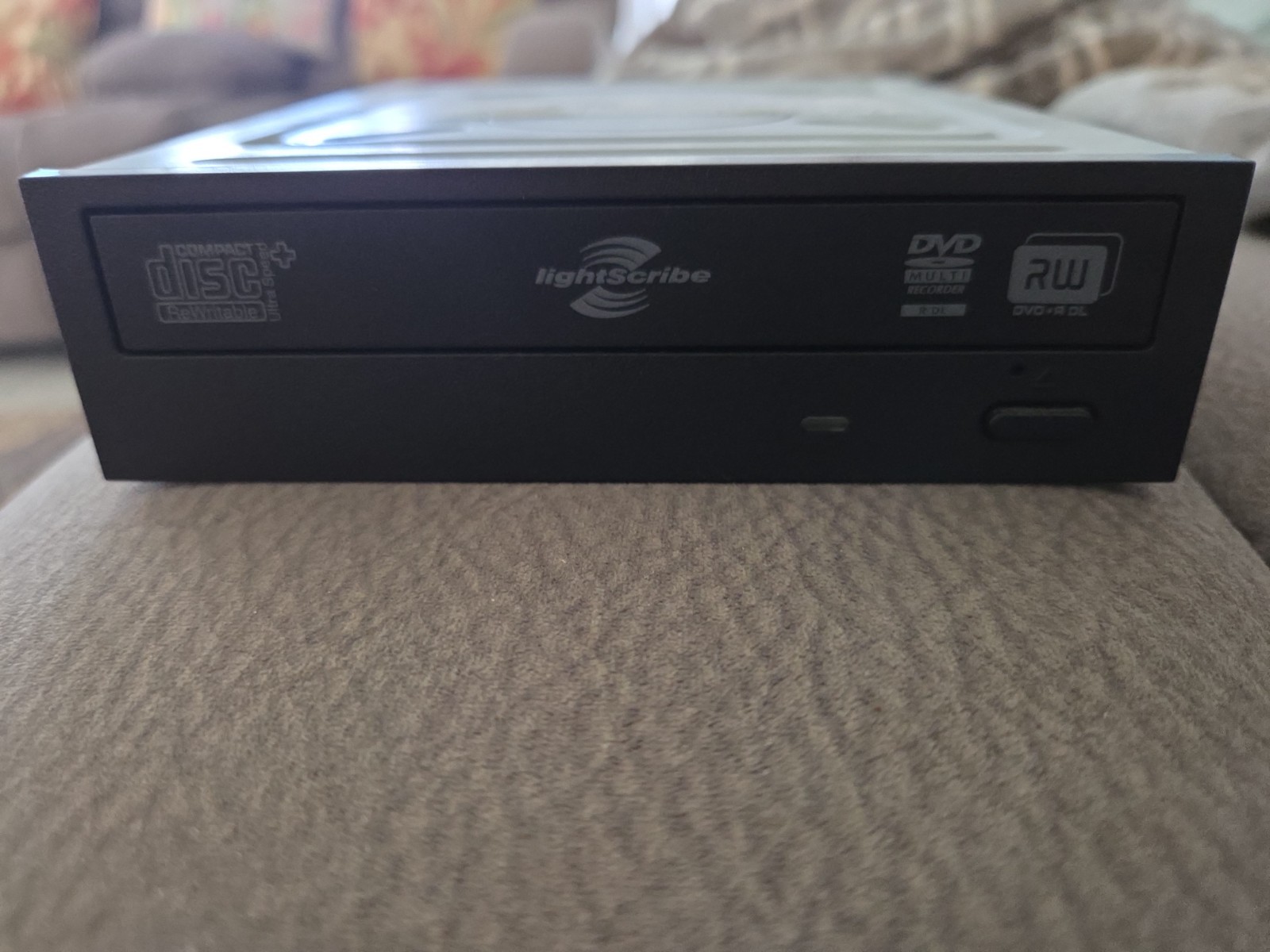 Sony Optiarc AD-7231S-H5 SATA DVD-RW Disk Drive - Black Bezel 
