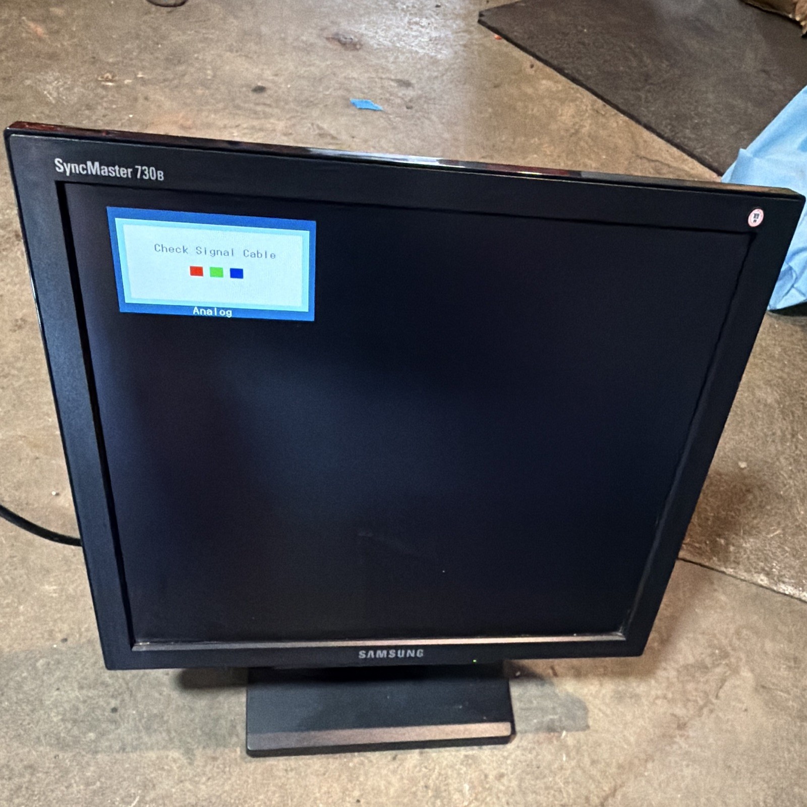 Samsung SyncMaster 730B 17in LCD Monitor 1280x1024 VGA DVI Tilt Black