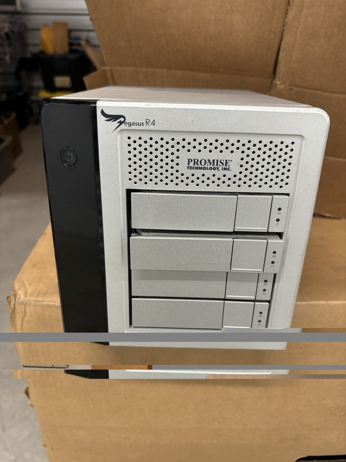 Promise Technology Pegasus R4 4-Bay 4 HD Total 5TB Storage - UNTESTED NO DRIVES