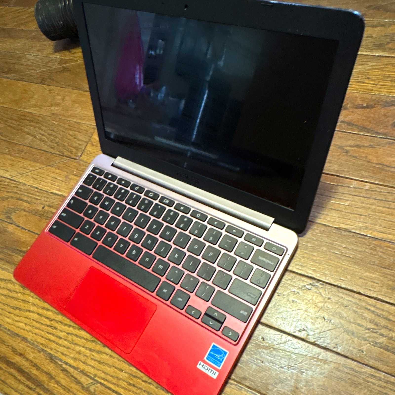 ASUS Chromebook C201P 11.6in Laptop Chrome OS 4GB 16GB HDMI RedSilver no charger