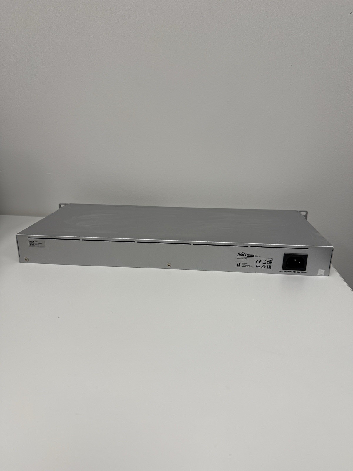 Ubiquiti UniFi USW-16-PoE 16-Port Gigabit PoE Fully Managed Rackmount