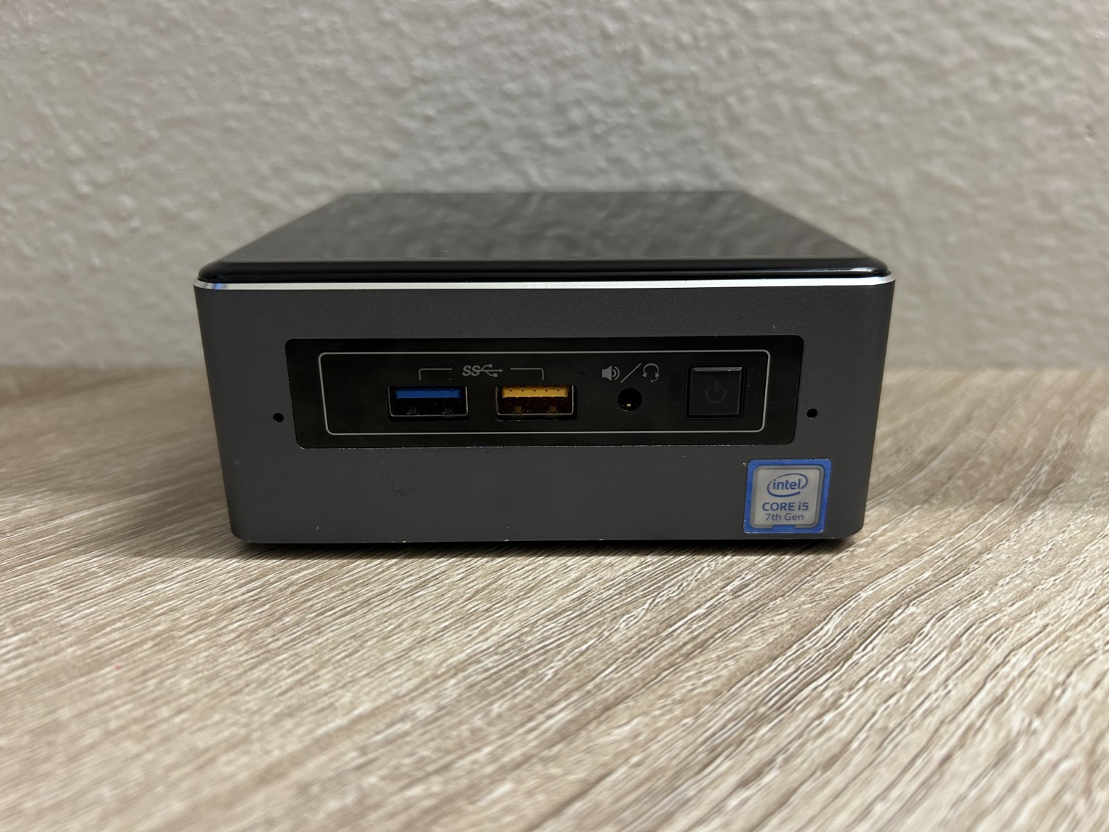 Intel NUC7i5BNH i5-7260U 2.2 GHz 8GB Ram 256GB SSD Windows 11 Pro
