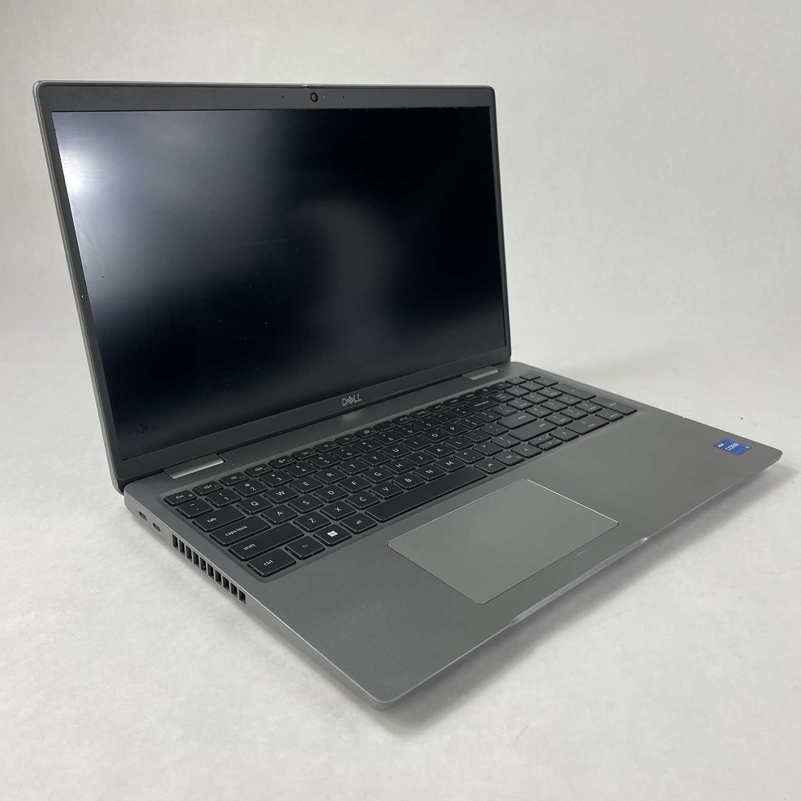 Dell Latitude 5520 15.6" i5-1145G7 4.00 GHz 16 GB RAM No SSD/OS/AC - Charge Port