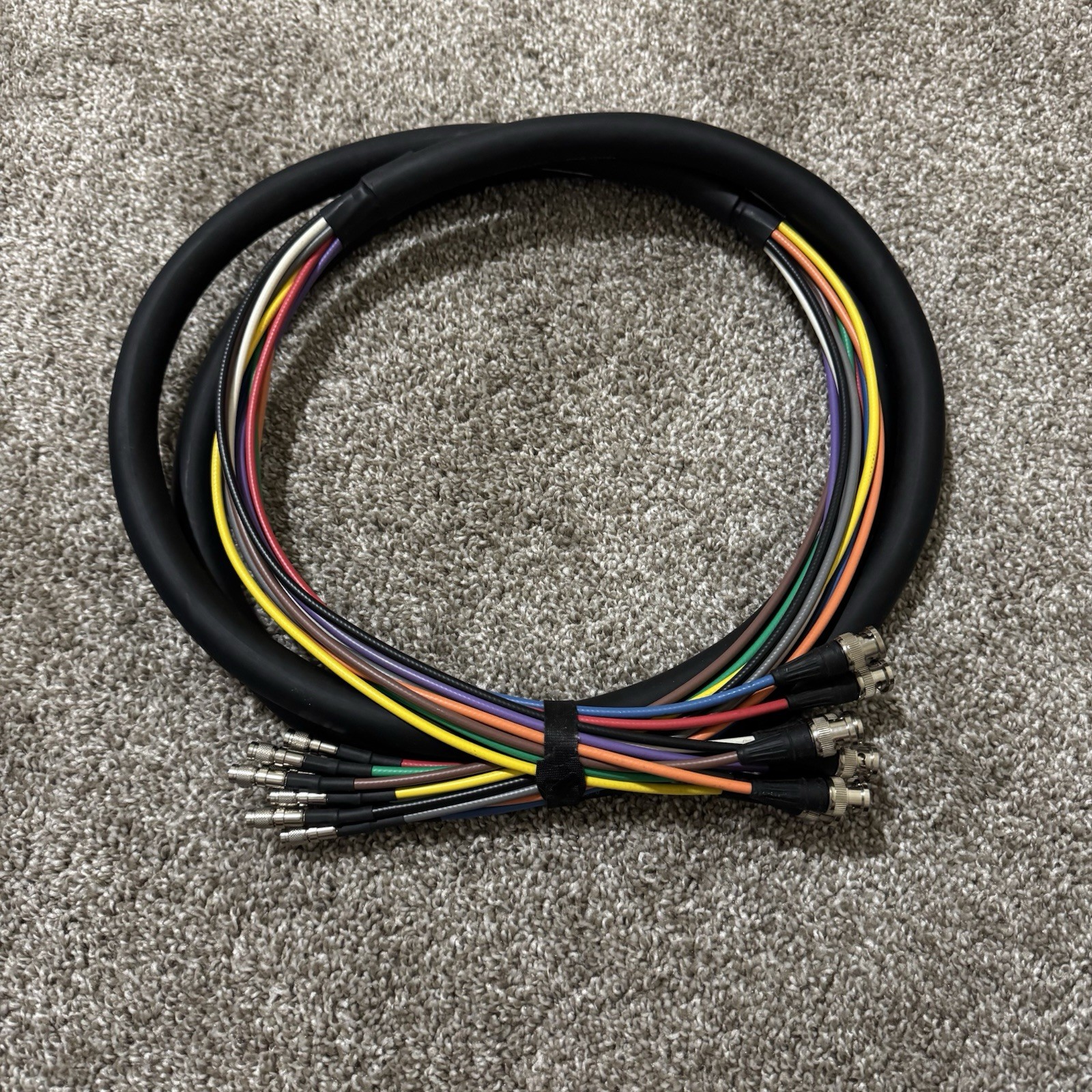 Laird Digital Cinema Gepco VS10230 3G/HD-SDI 10-Channel DIN 1.0/2.3 to BNC Male