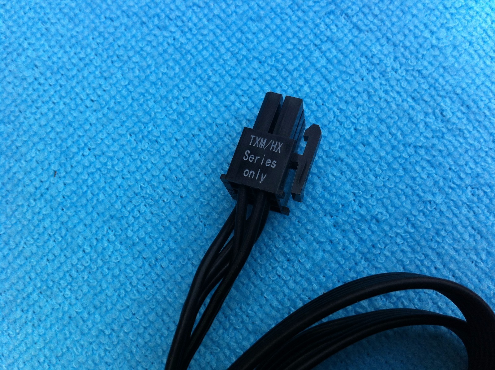 CORSAIR HX1050 ,HX850 TXM,HX  6 pin  to 4x SATA DRIVER POWER cable-BLACK  