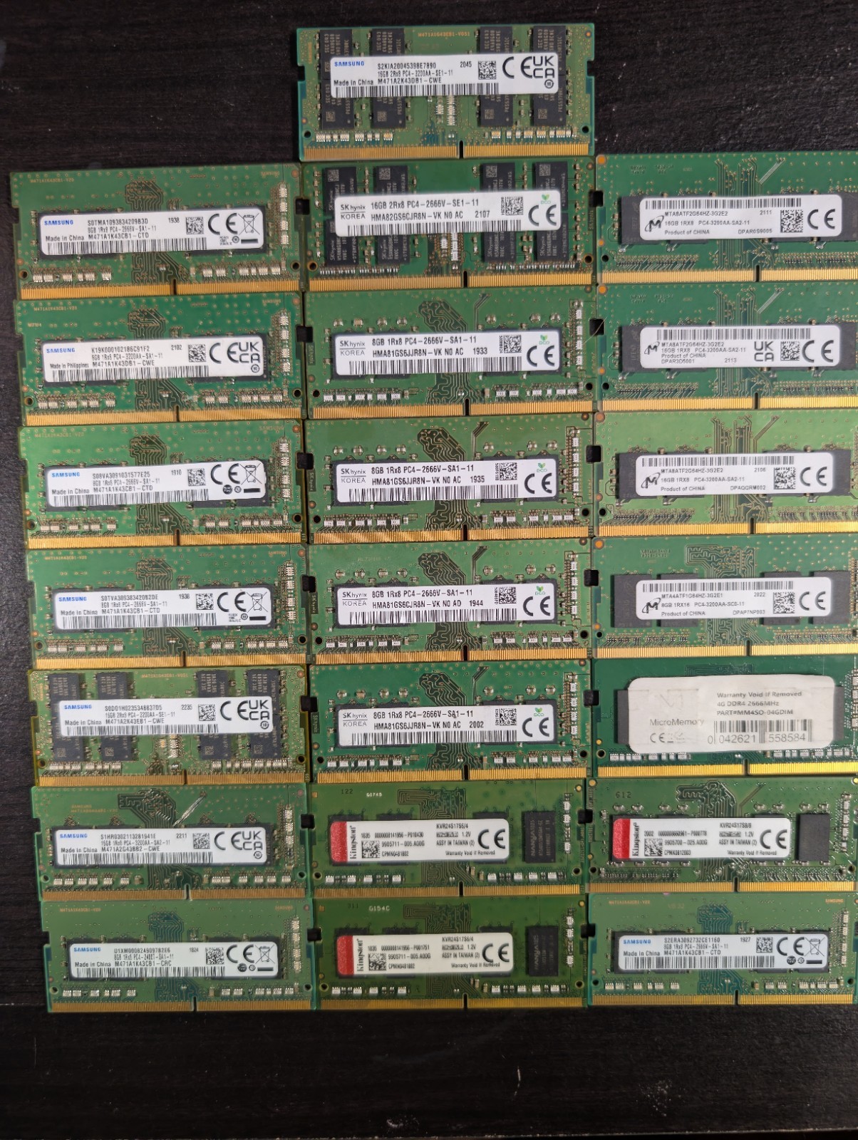 (LOT OF 22 DDR4) Mix Brand 7 (16GB) 11 (8GB) 2 (4GB) See Pic For More Details