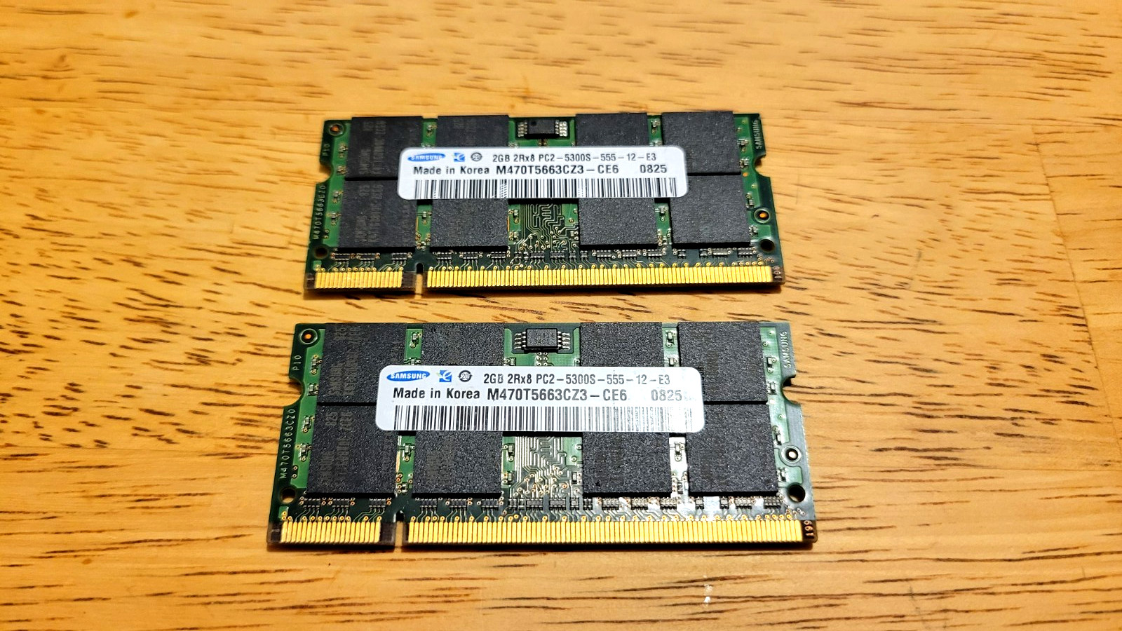 Samsung 4GB (2 x 2GB) DDR2 SO-DIMM 200-pin 667 MHz PC2-5300s laptop RAM